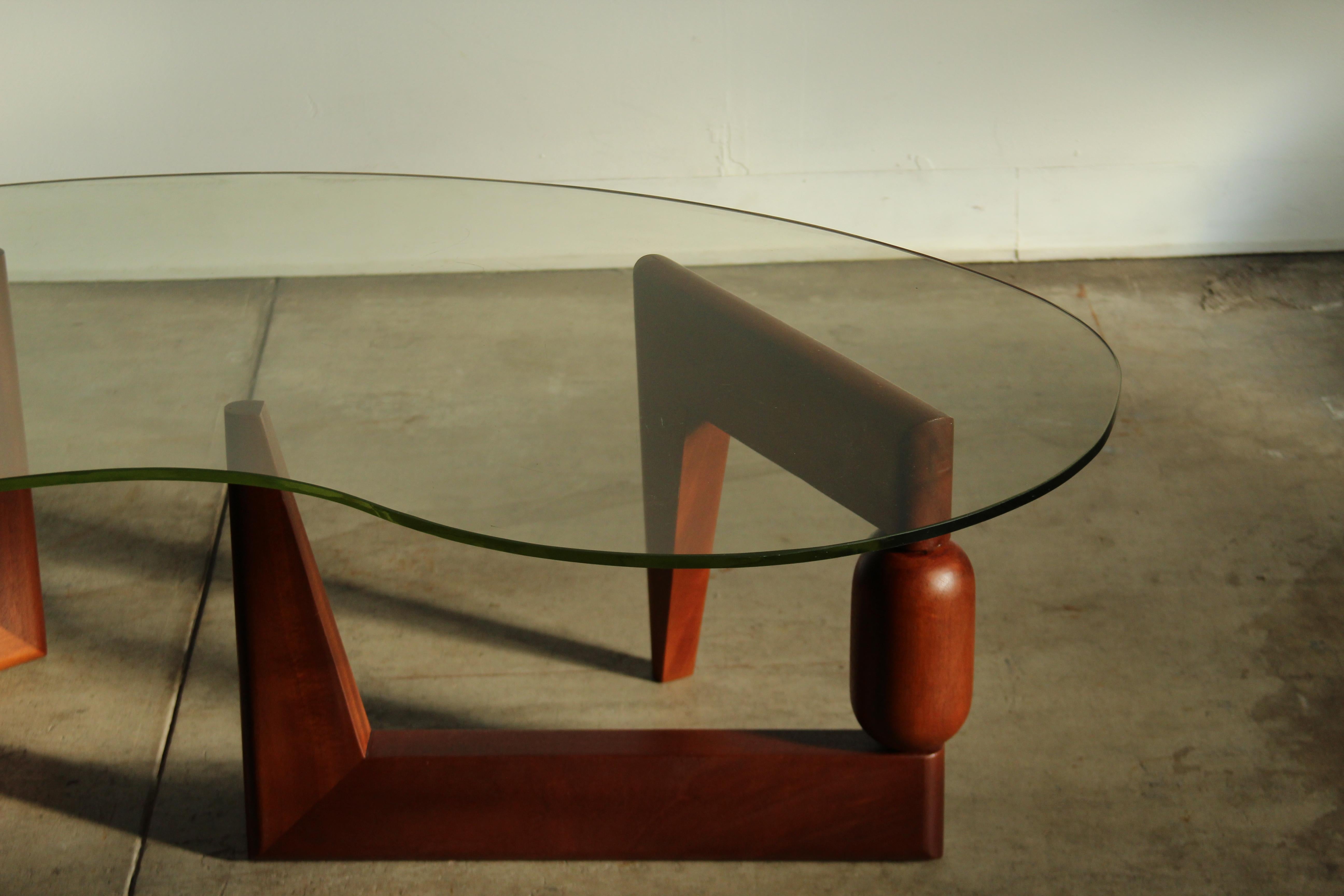 Sculptural Freeform Coffee Table in the Manner of Isamu Noguchi, 1970s For Sale 1