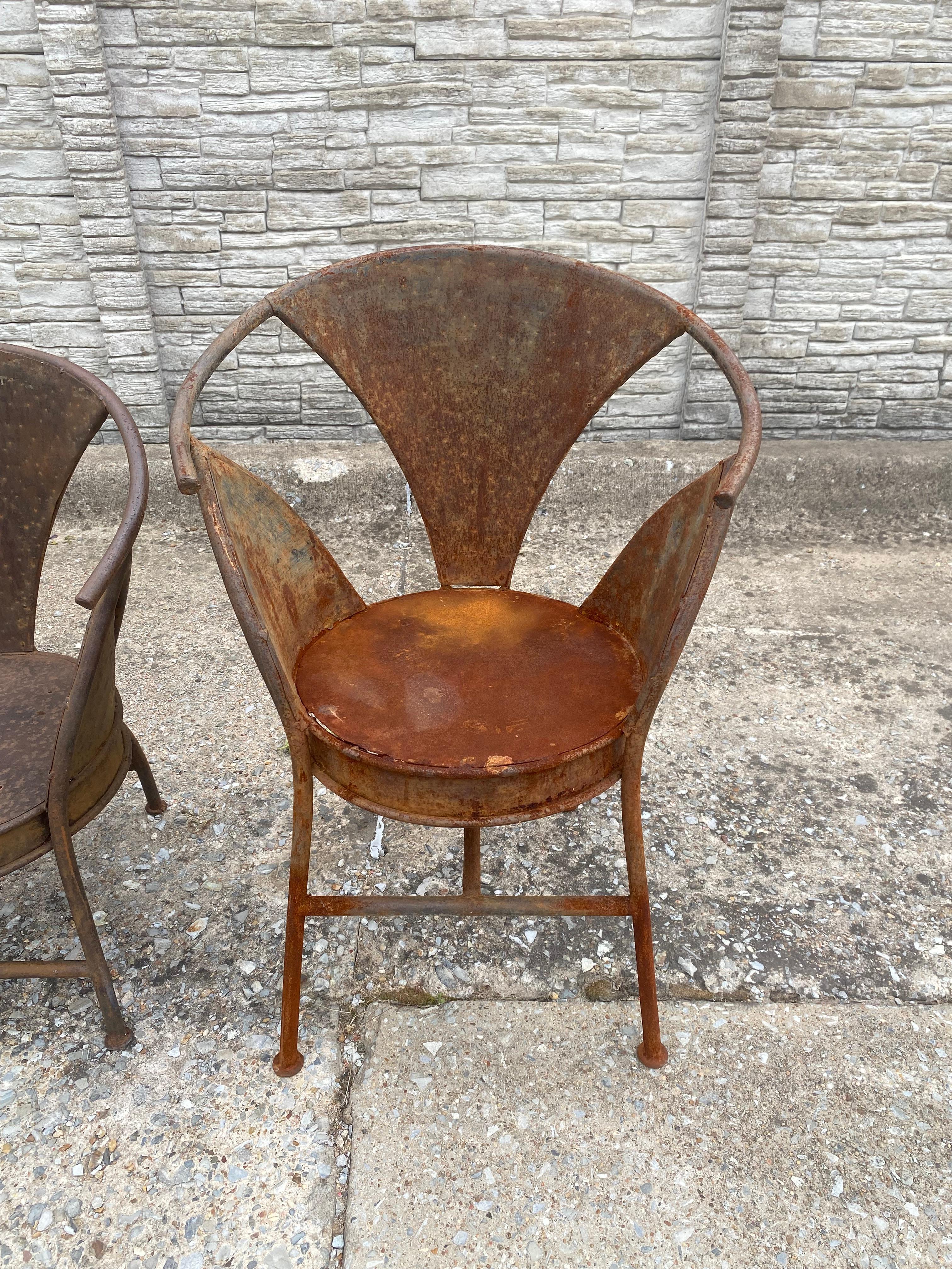 Sculptural French Metal Patio Bistro Chair im Angebot 4