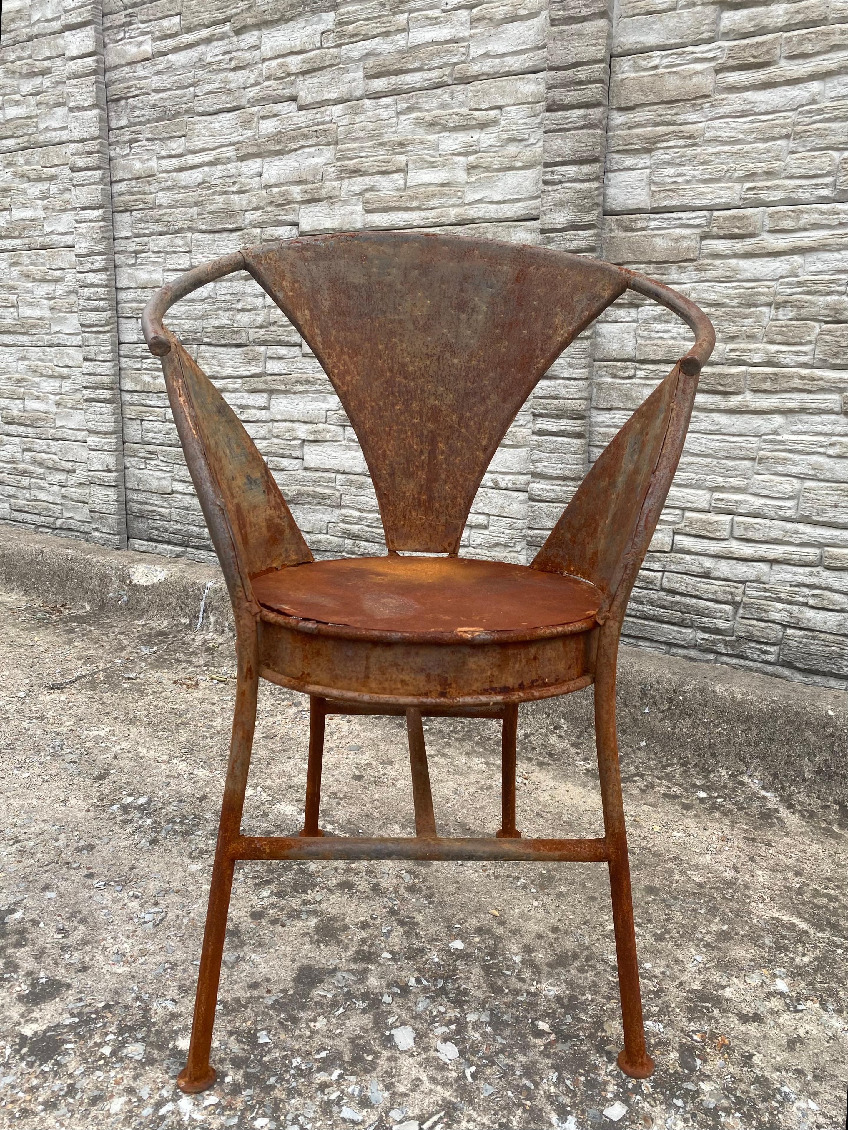 Sculptural French Metal Patio Bistro Chair (Stahl) im Angebot