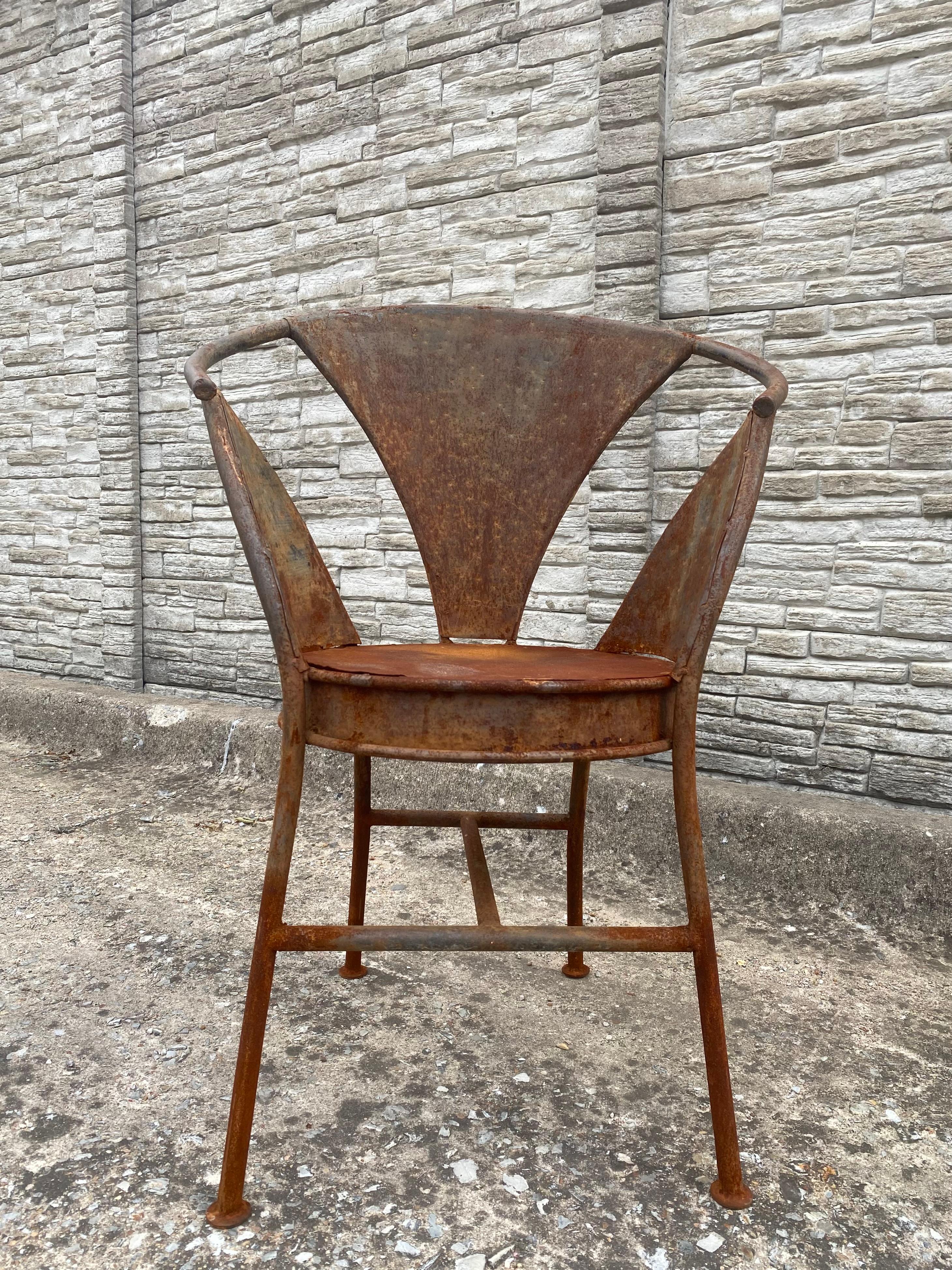 Sculptural French Metal Patio Bistro Chair im Angebot 1