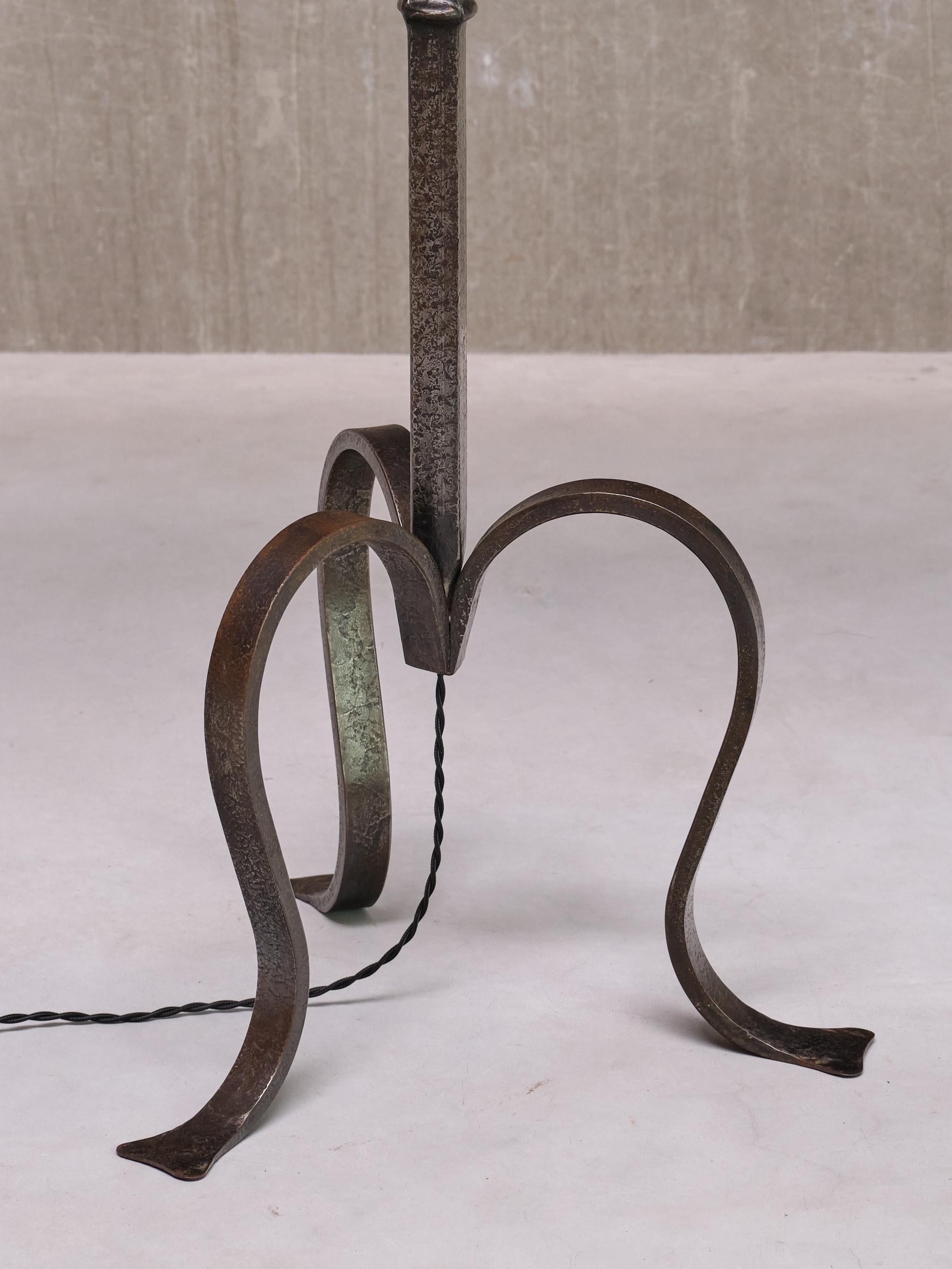 Sculptural French Modern Three Legged Floor Lamp in Wrought Iron, 1950s For Sale 5