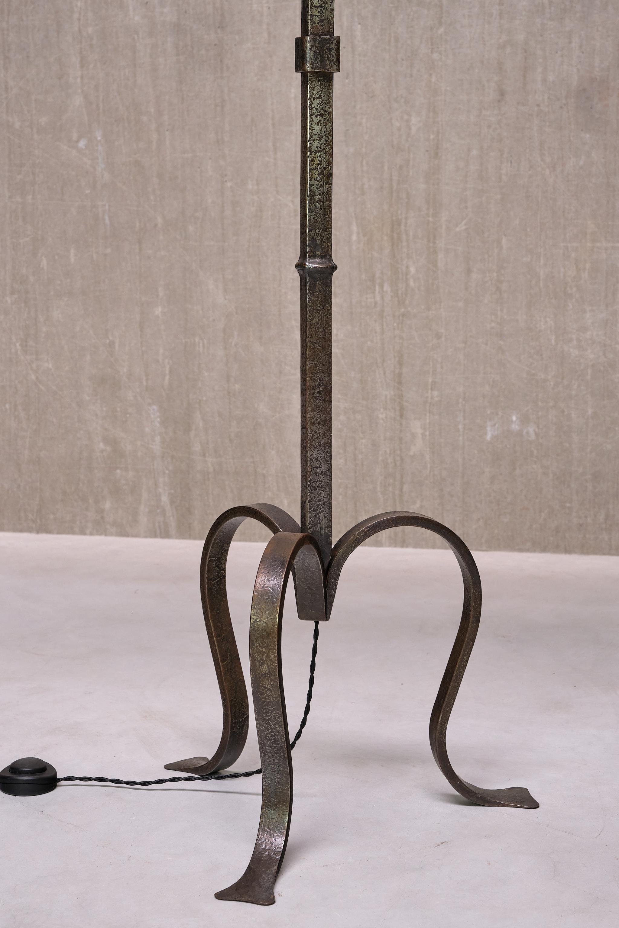 Sculptural French Modern Three Legged Floor Lamp in Wrought Iron, 1950s For Sale 2