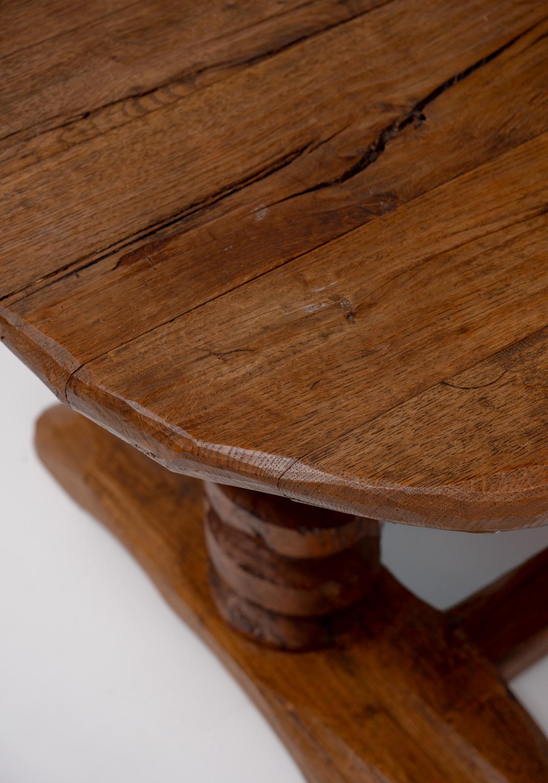 Table sculpturale à pied en tire-bouchon en Oak Oak français, France 1950s en vente 5