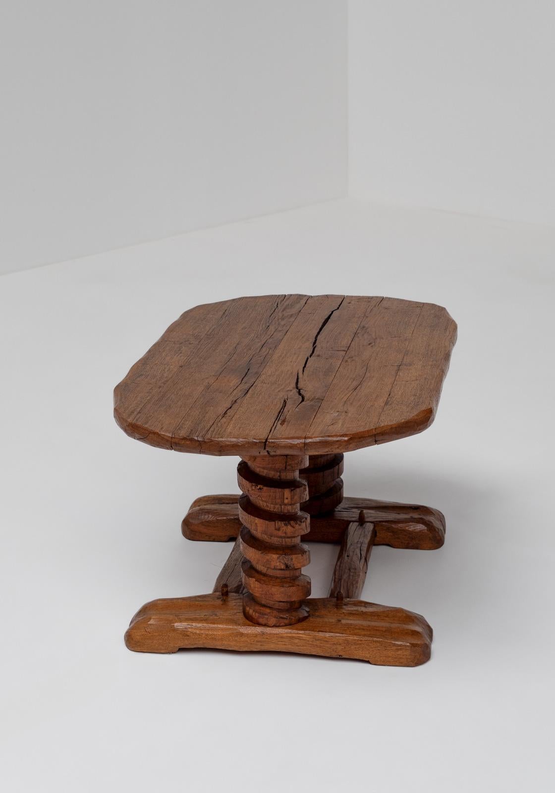 Table sculpturale à pied en tire-bouchon en Oak Oak français, France 1950s en vente 1