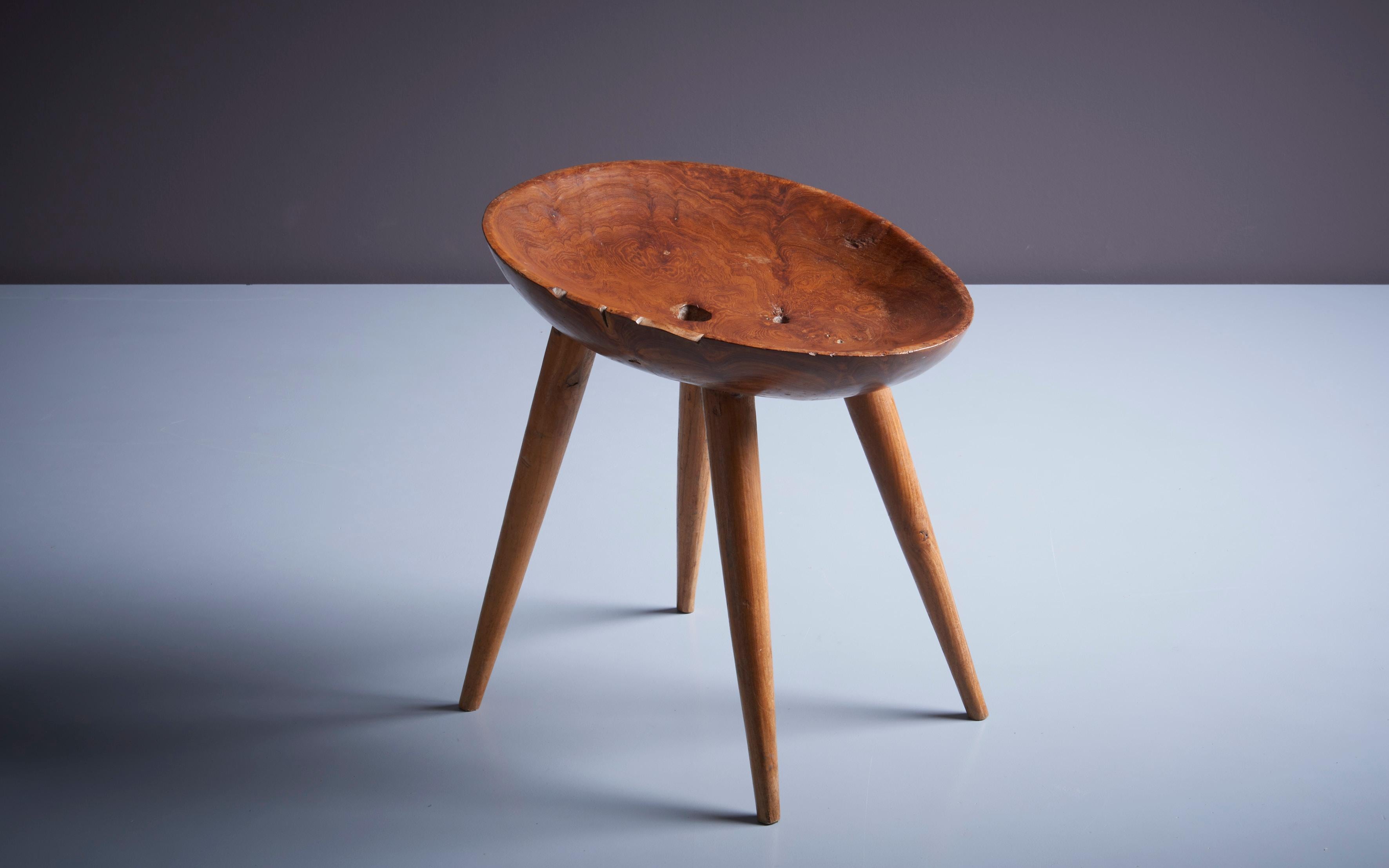 Sculptural French Studio Wood Stool with Carved Seat, France, 1960s In Good Condition For Sale In Berlin, DE