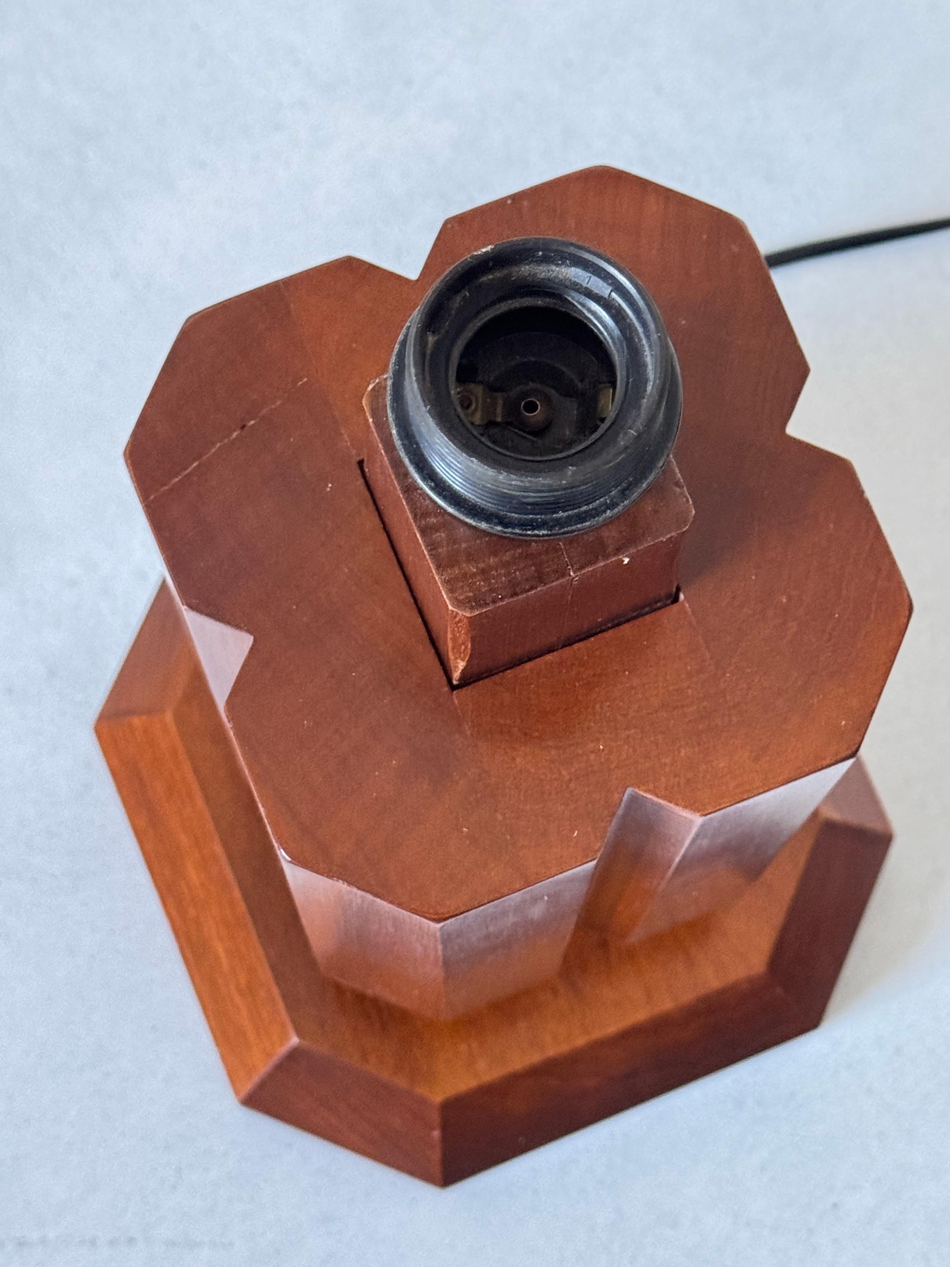 Sculptural French Wood Table Lamp with Facets, Art Deco Revival Style, 1980s For Sale 4