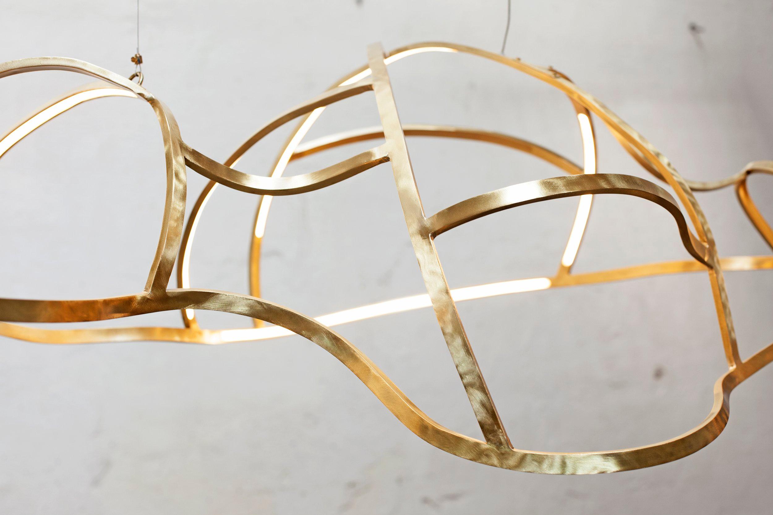 Altro Lampadario scultoreo a forma di nuvola galattica in ottone 'Nebula' di Morghen Studio in vendita