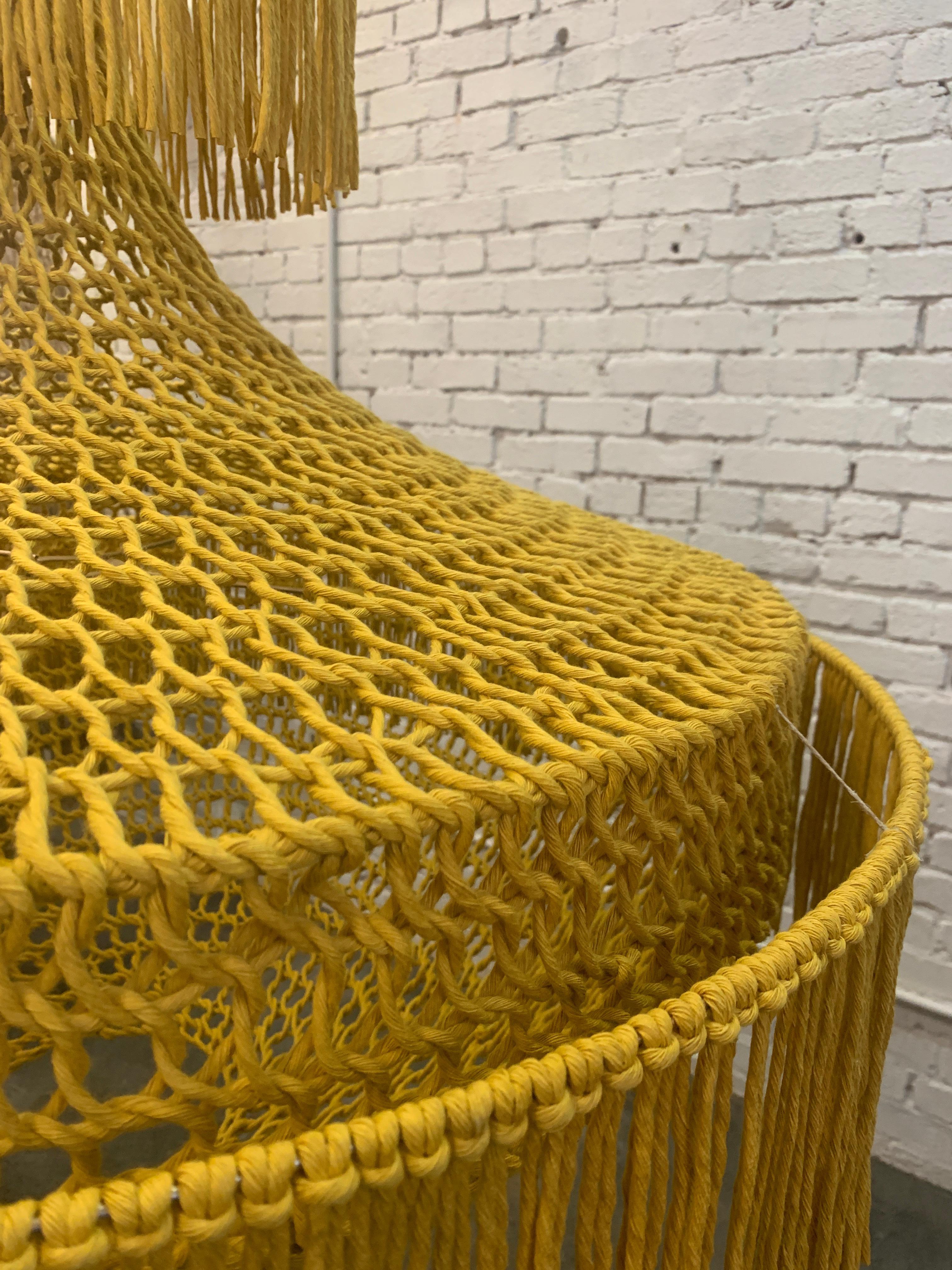 Araña escultórica textil gigante tejida a mano Colección Lola Raw by Amulette en venta 6