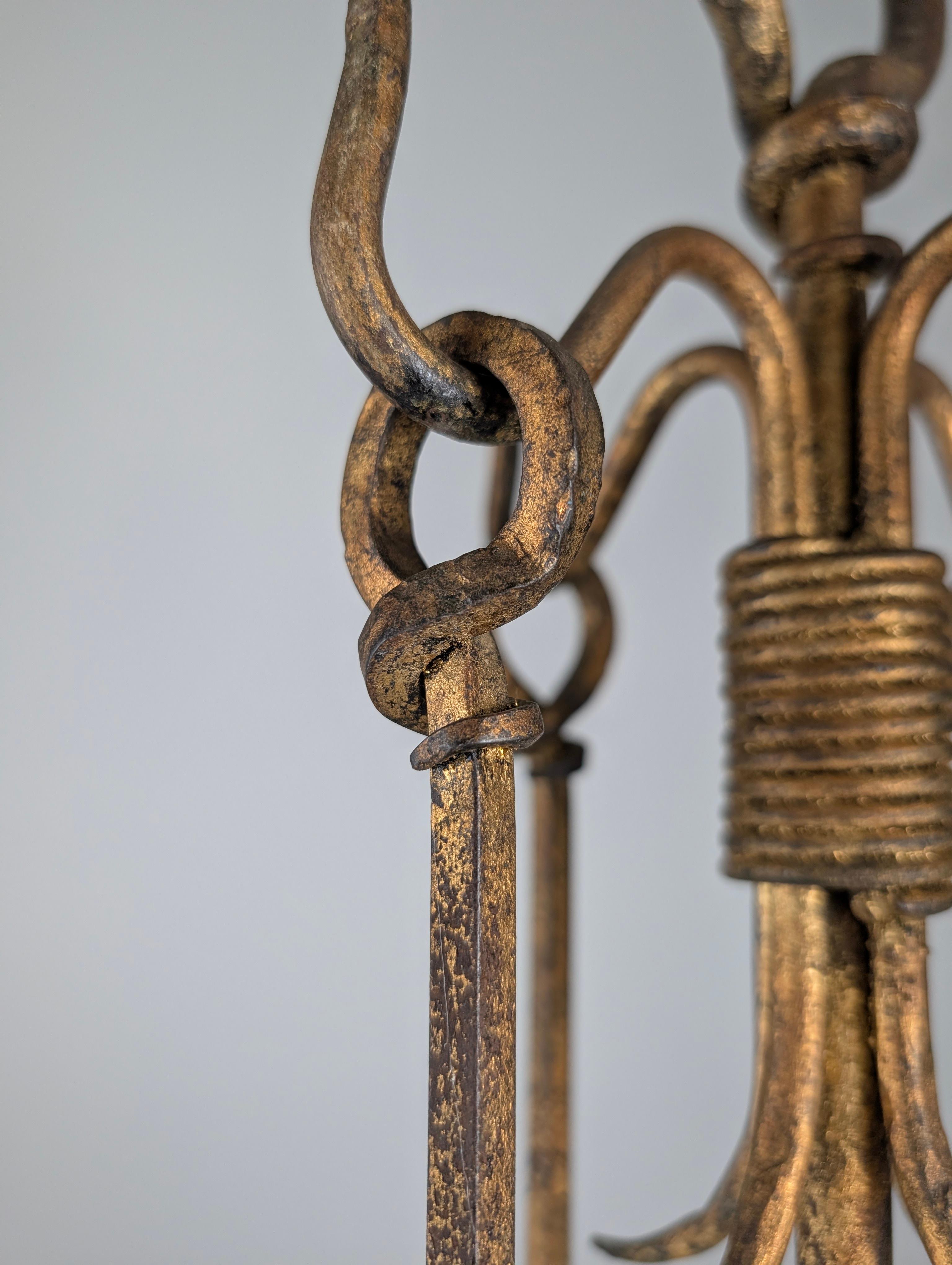 Mid-Century moderno Set di attrezzi per caminetto in ferro battuto dorato, anni '60 in vendita