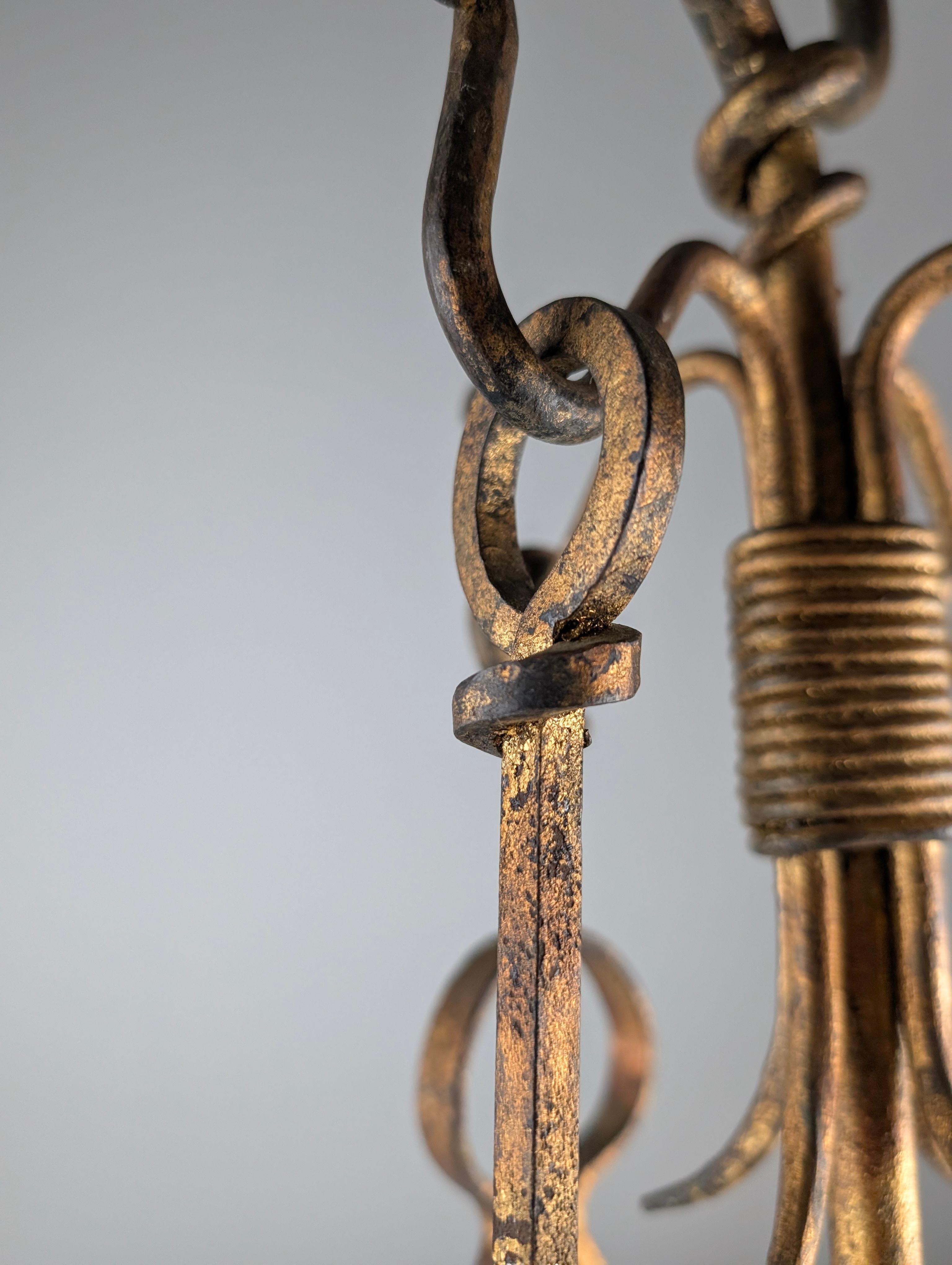 Set di attrezzi per caminetto in ferro battuto dorato, anni '60 in vendita 1