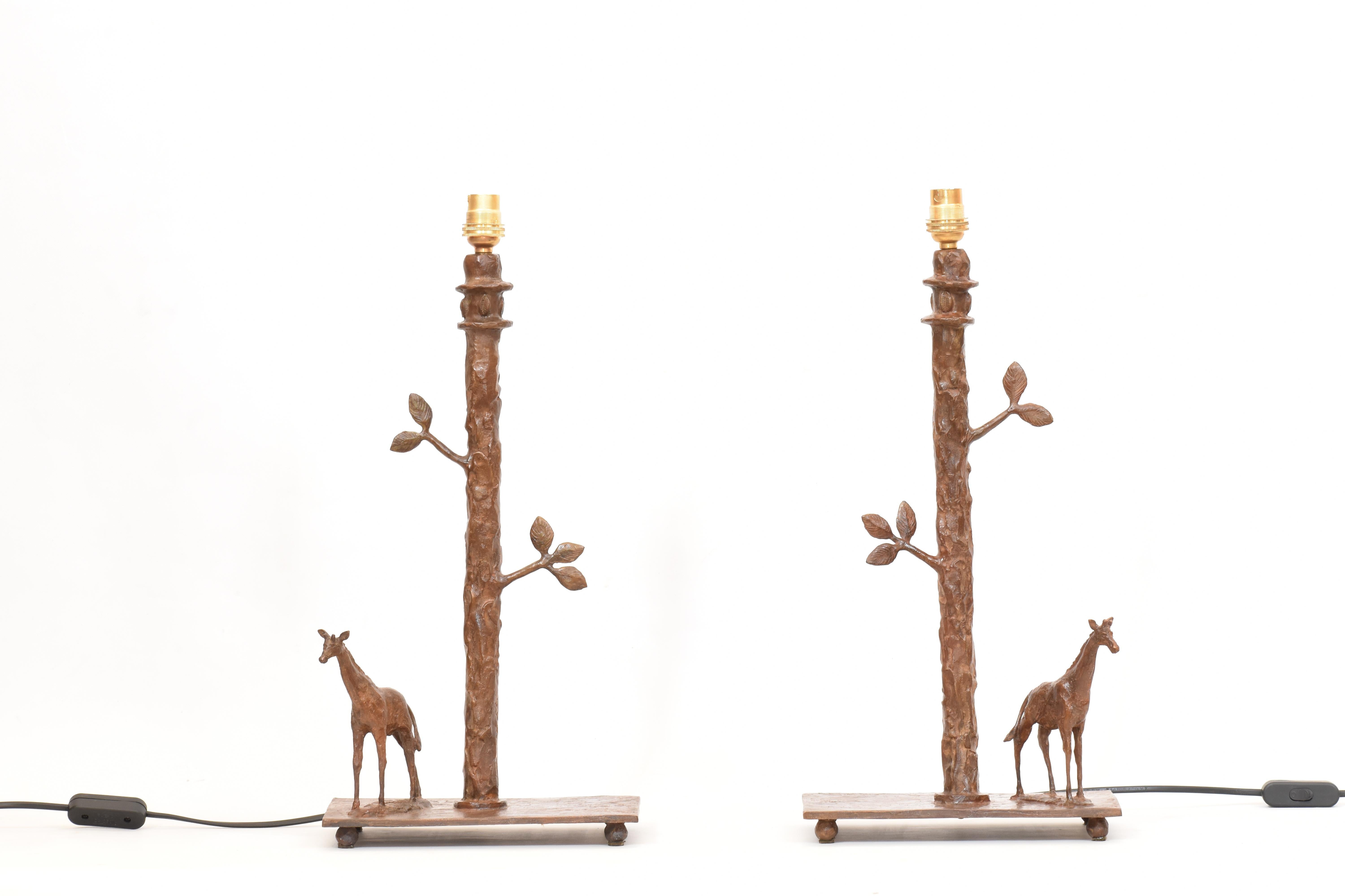 Bronze Lampes de table girafe sculpturales en bronze moulé, faites à la main en vente