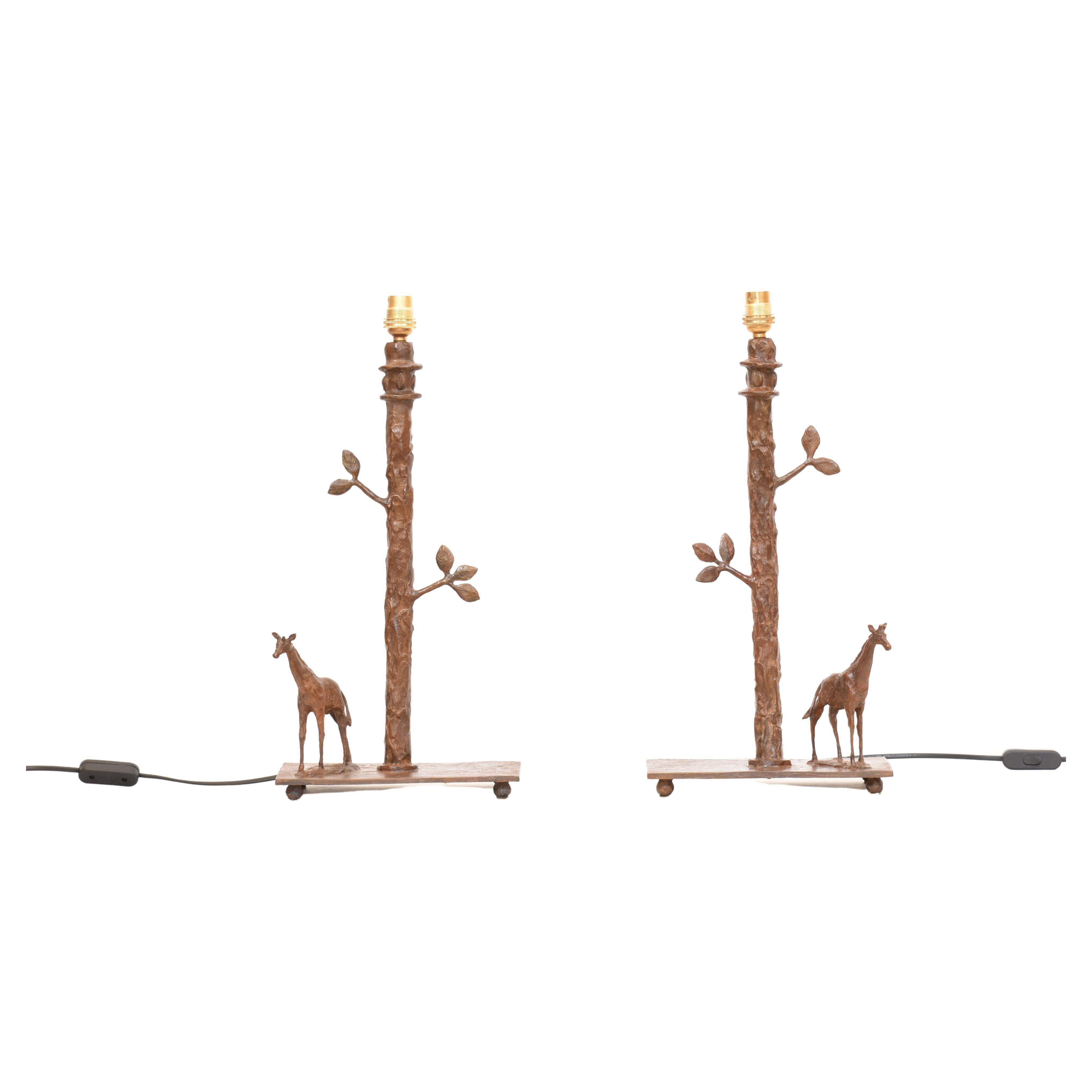 Expressionniste Lampes de table girafe sculpturales en bronze moulé, faites à la main en vente