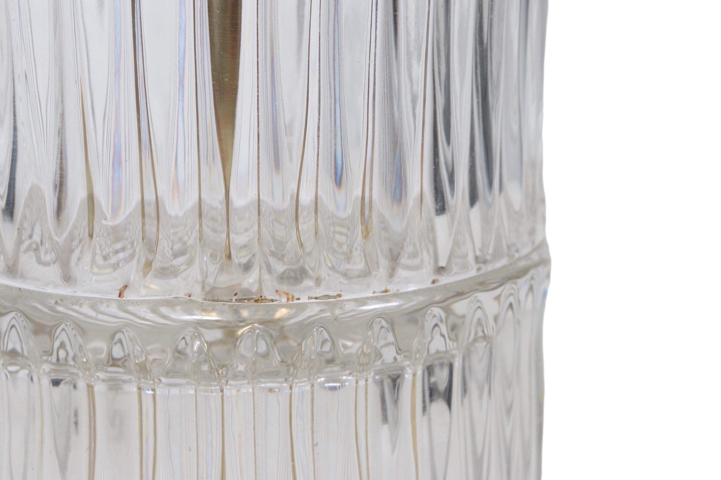 20ième siècle Lampe de bureau sculpturale en verre et laiton en vente