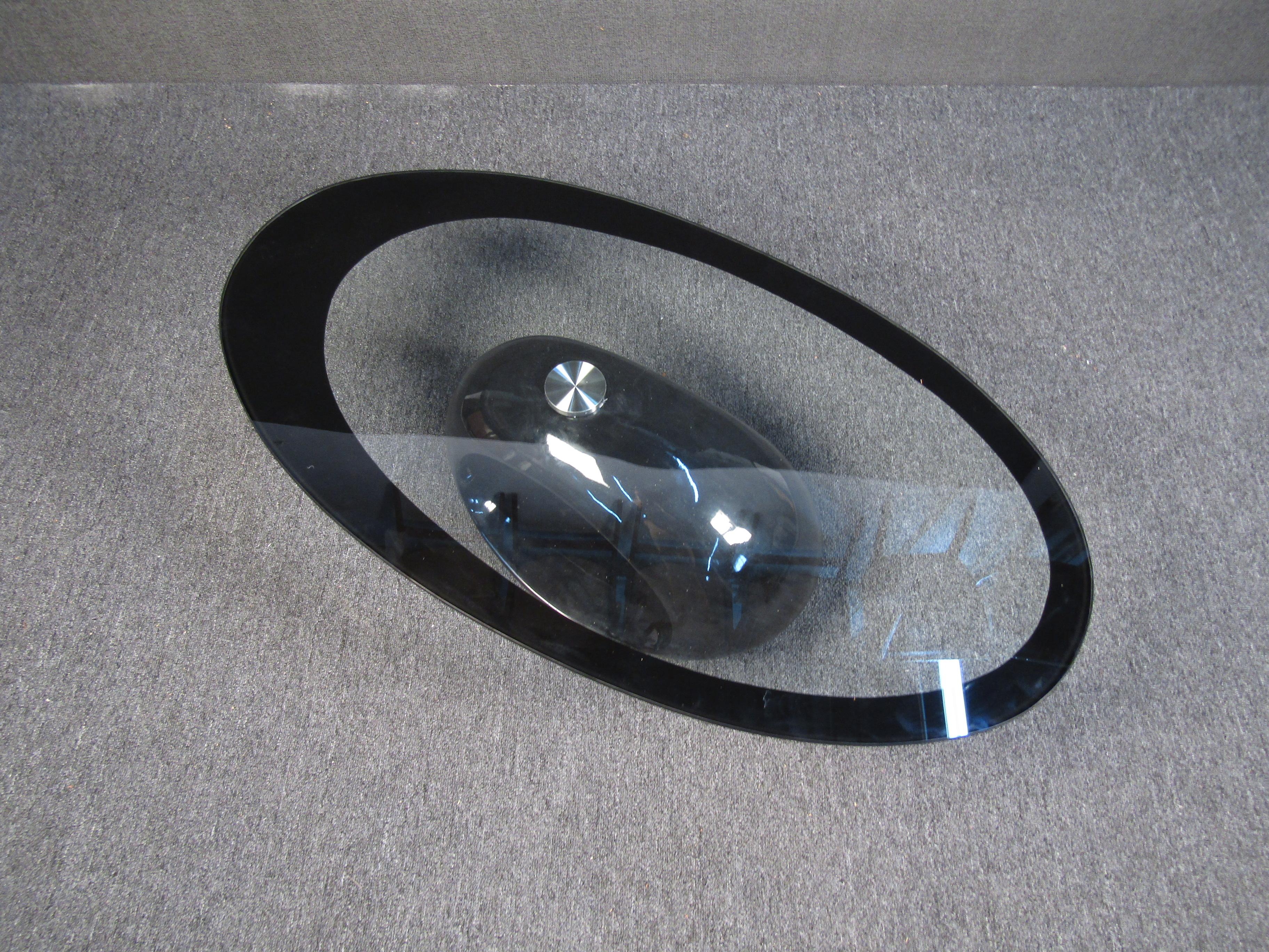 Sculptural Glass Coffee Table In Good Condition In Brooklyn, NY