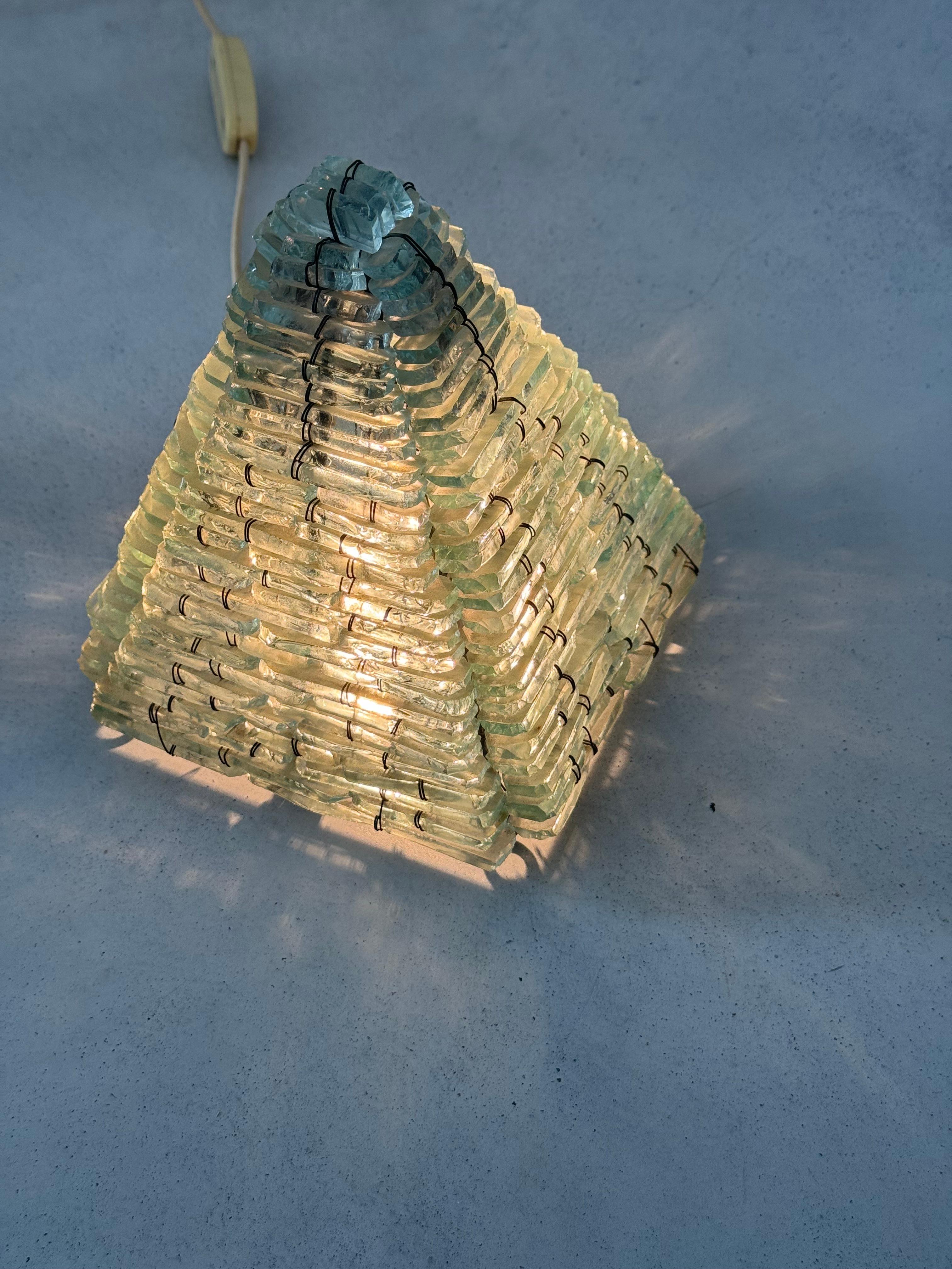 Sculptural Glass Pyramid Table Lamp, French Design 1960s For Sale 8