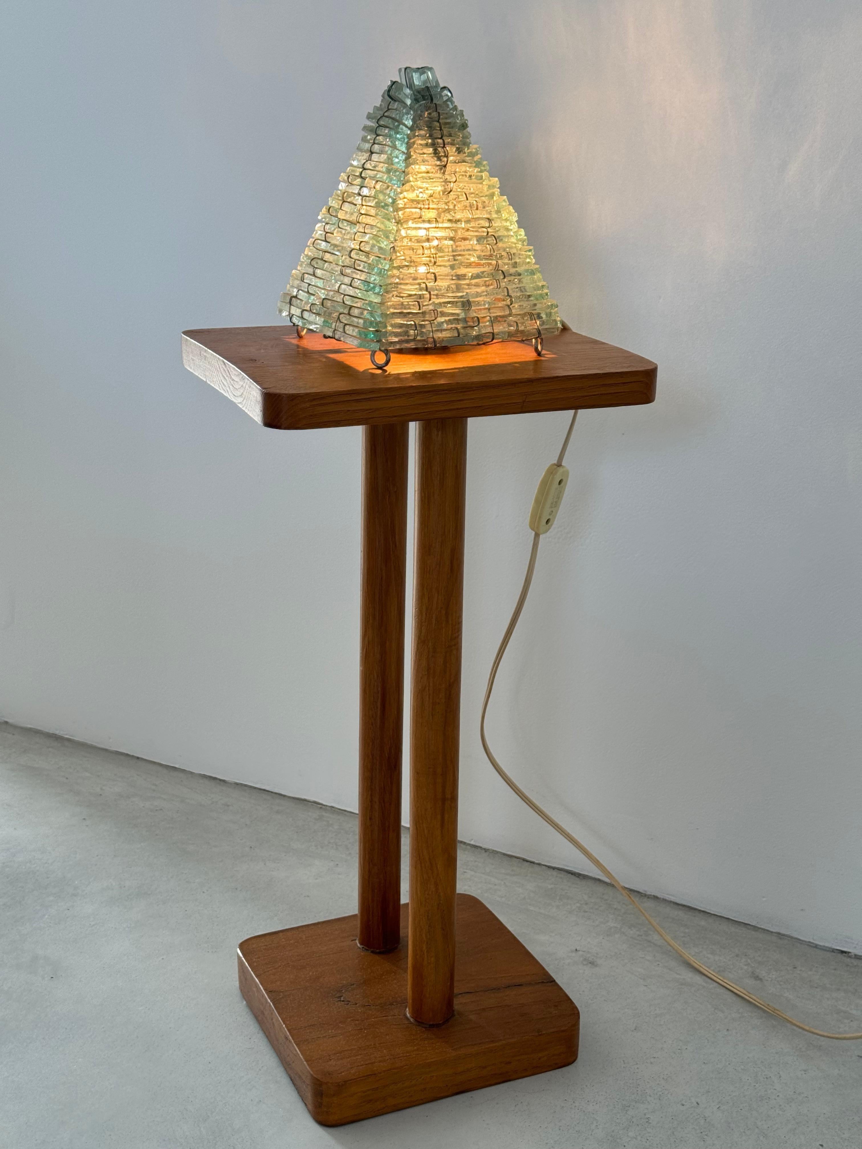 Sculptural Glass Pyramid Table Lamp, French Design 1960s For Sale 9