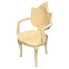 Poltrona scultorea in pelle di capra “Rhubarb Chair” di Enrique Garcel, stile Mid-Century Modern