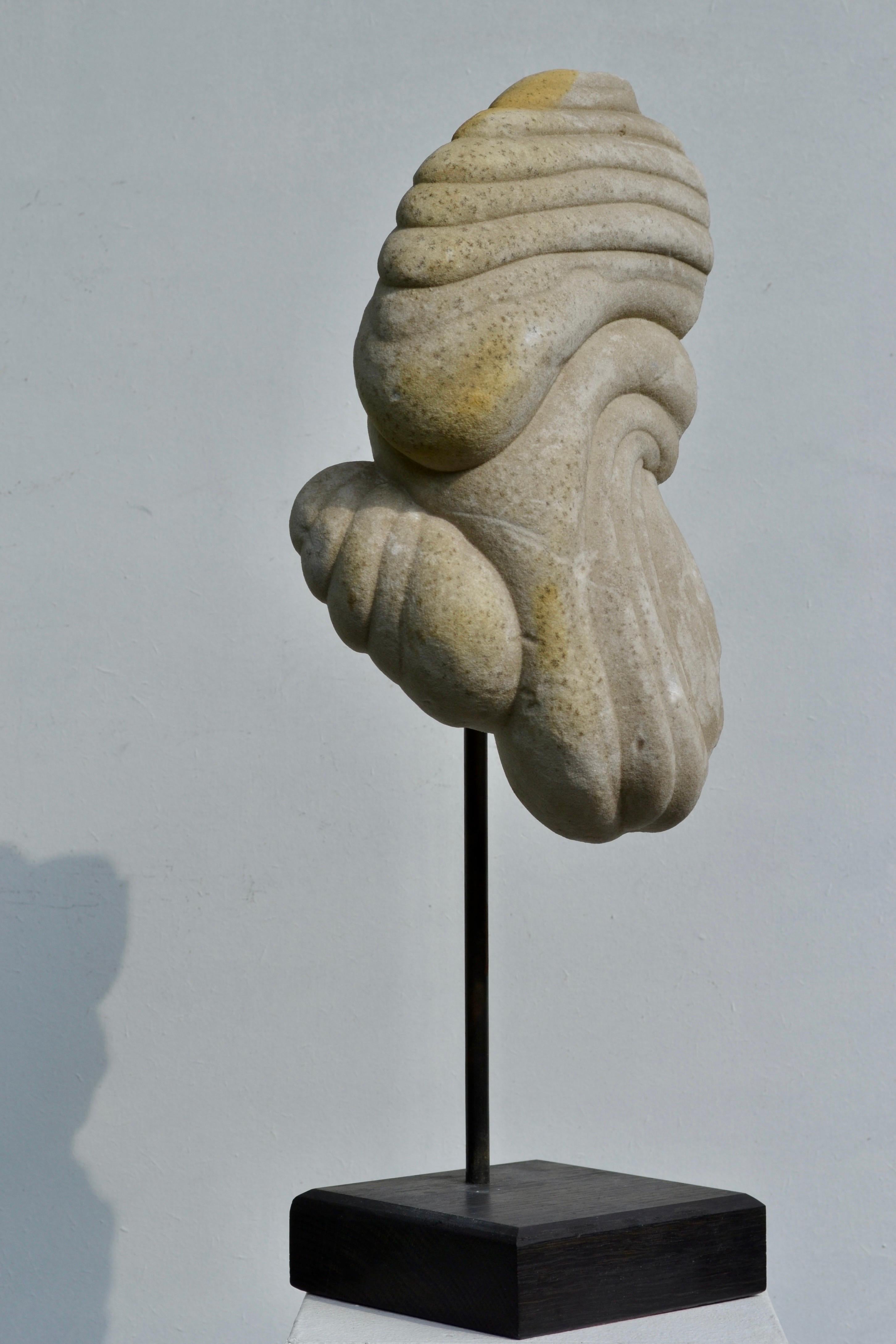 Formation sculpturale en grès de Gogotte sur socle personnalisé, Fontainebleau - France en vente 4
