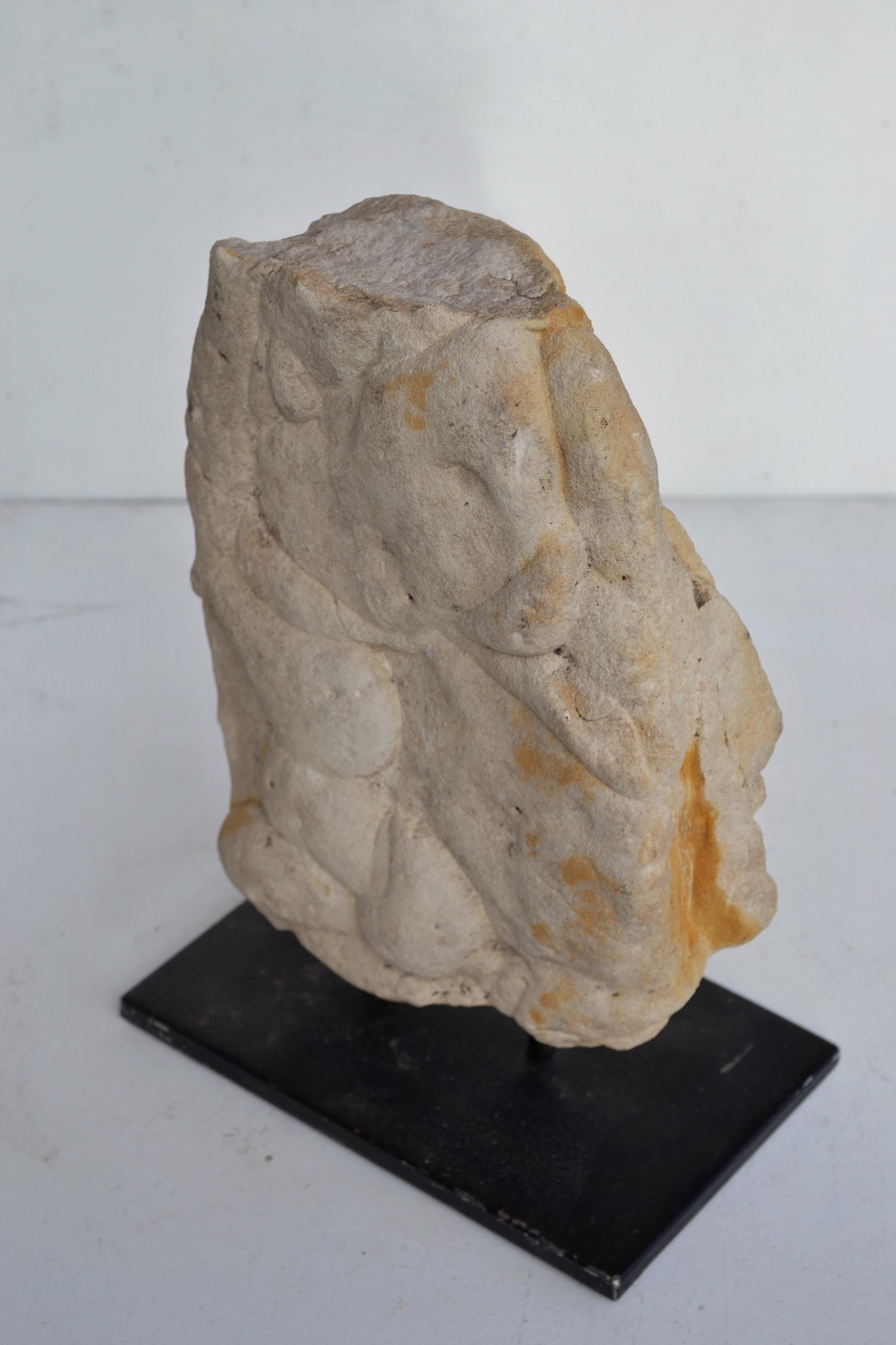 Formación escultórica de arenisca Gogotte sobre base personalizada, Fontainebleau - Francia en venta 4