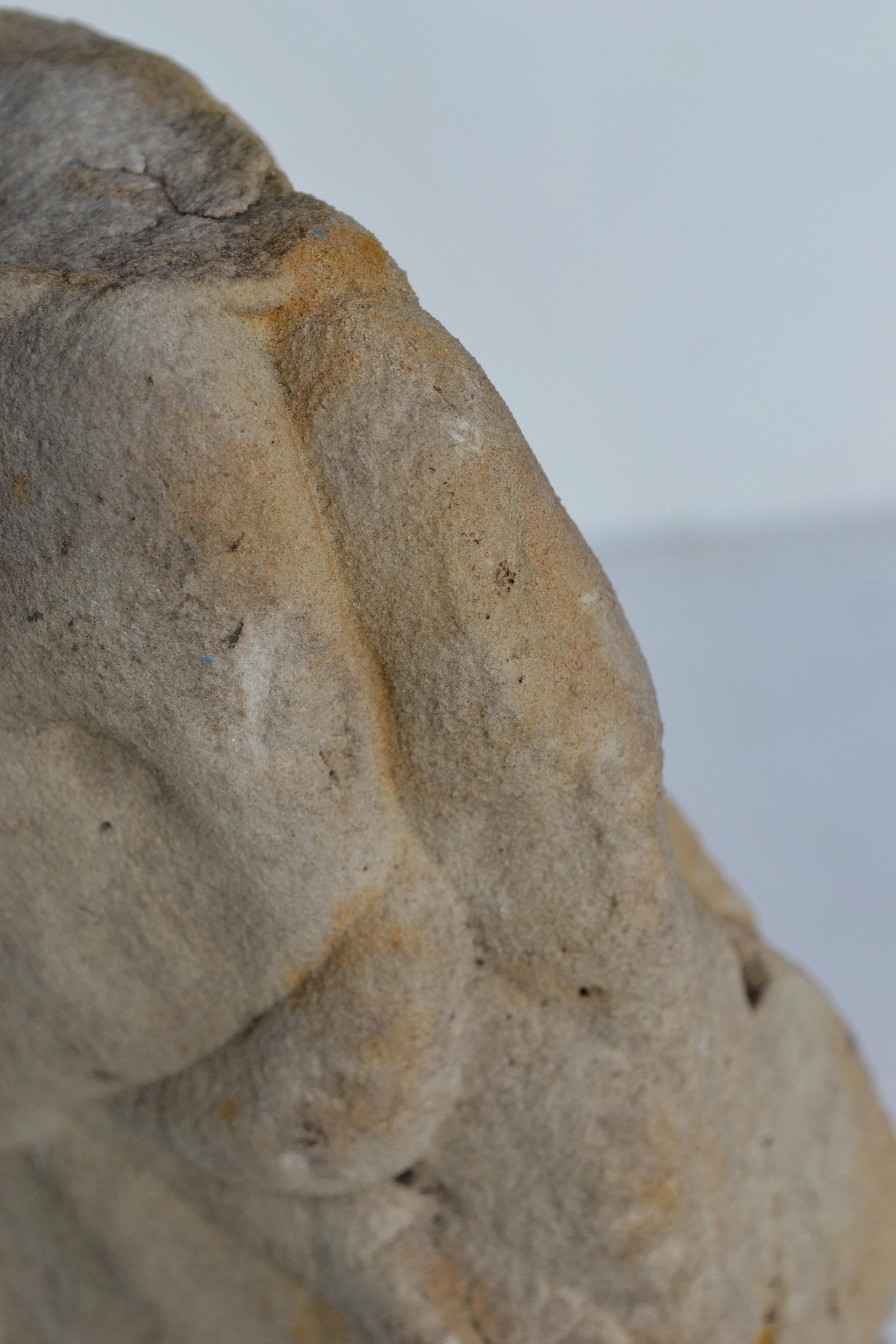 Formación escultórica de arenisca Gogotte sobre base personalizada, Fontainebleau - Francia Francés en venta