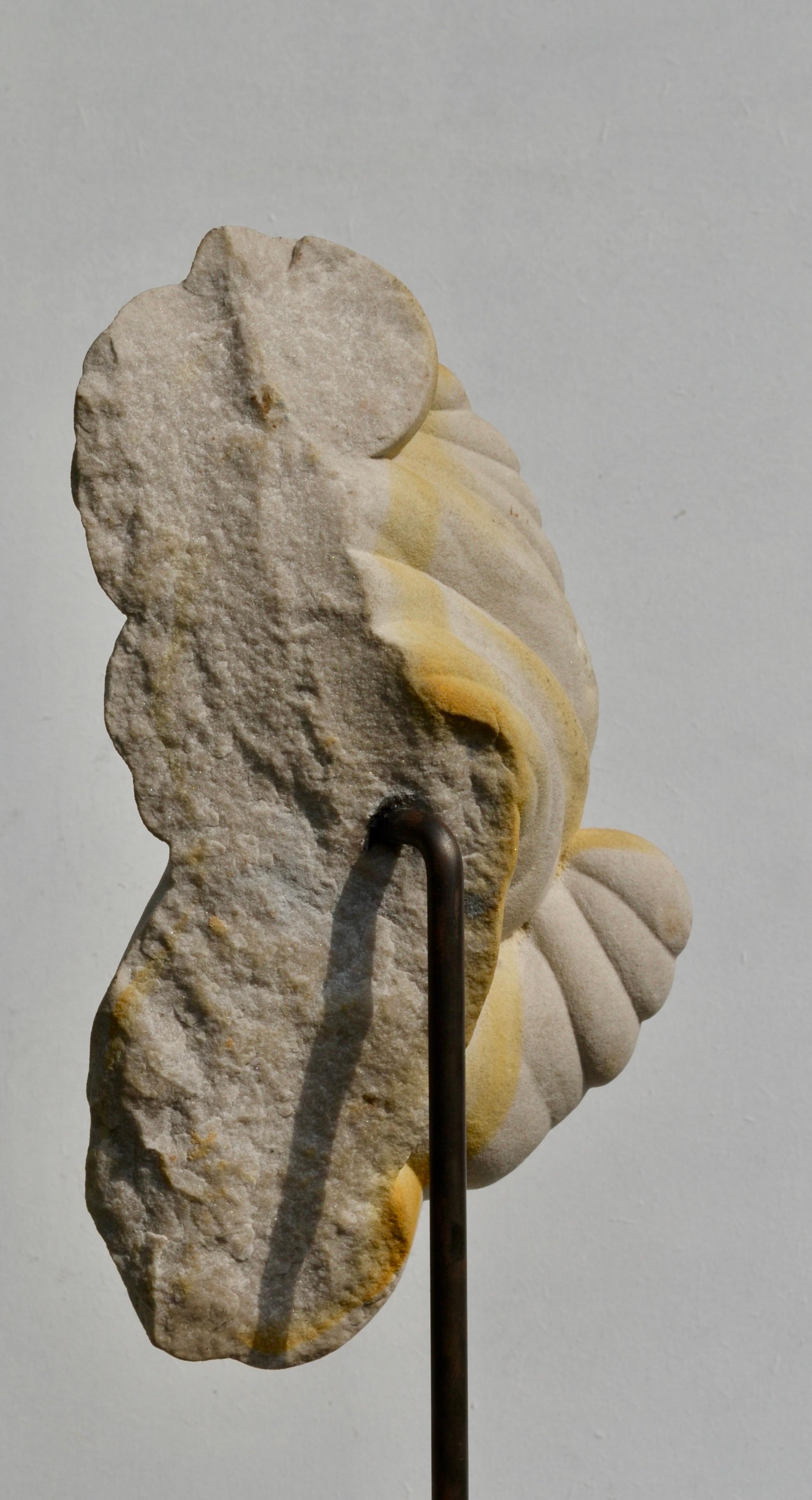 Quartz Formation sculpturale en grès de Gogotte sur socle personnalisé, Fontainebleau - France en vente
