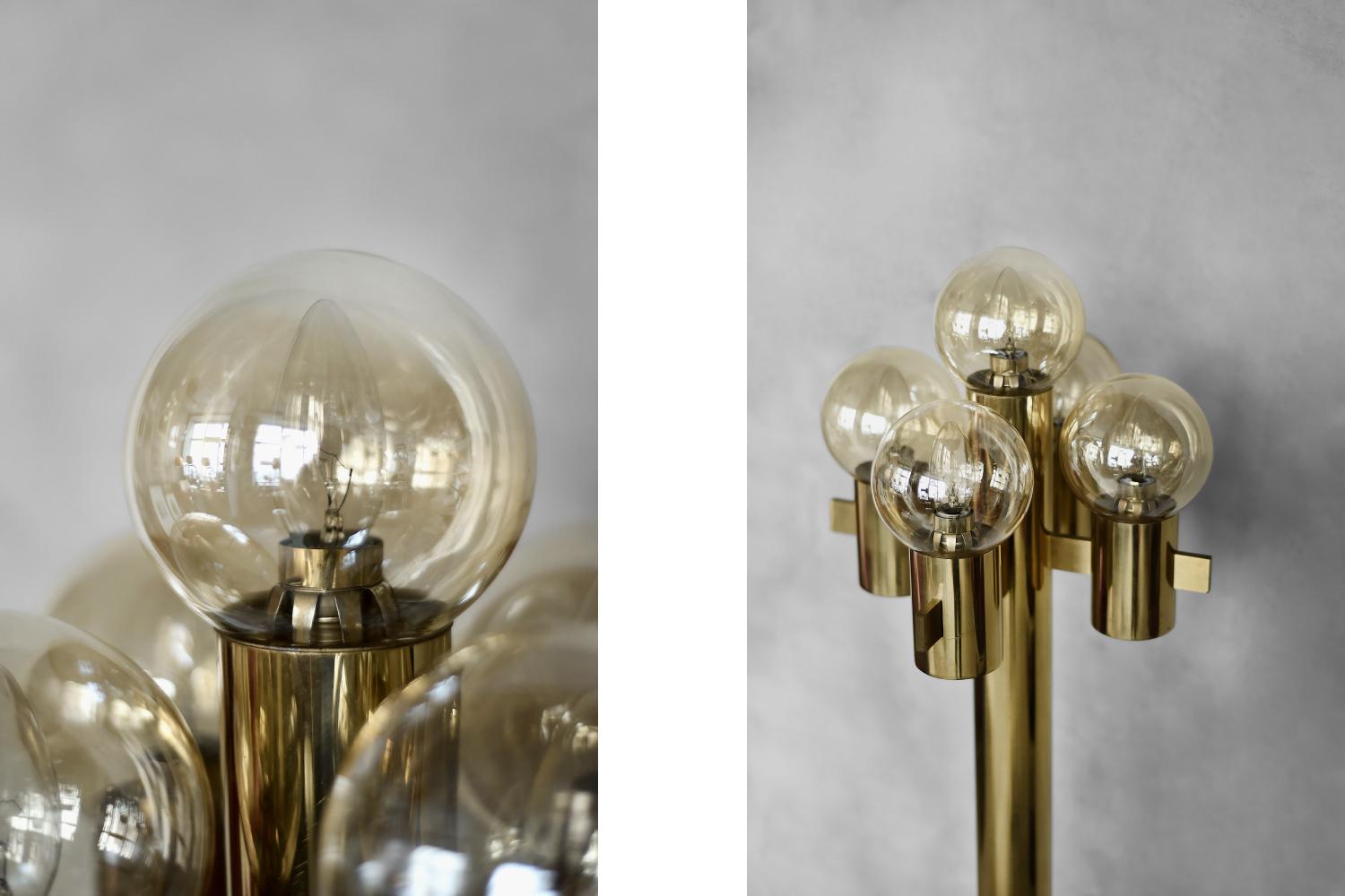 Milieu du XXe siècle Lampadaire sculptural en or à 5 Lights par Hans-Agne Jakobsson, 1960s en vente