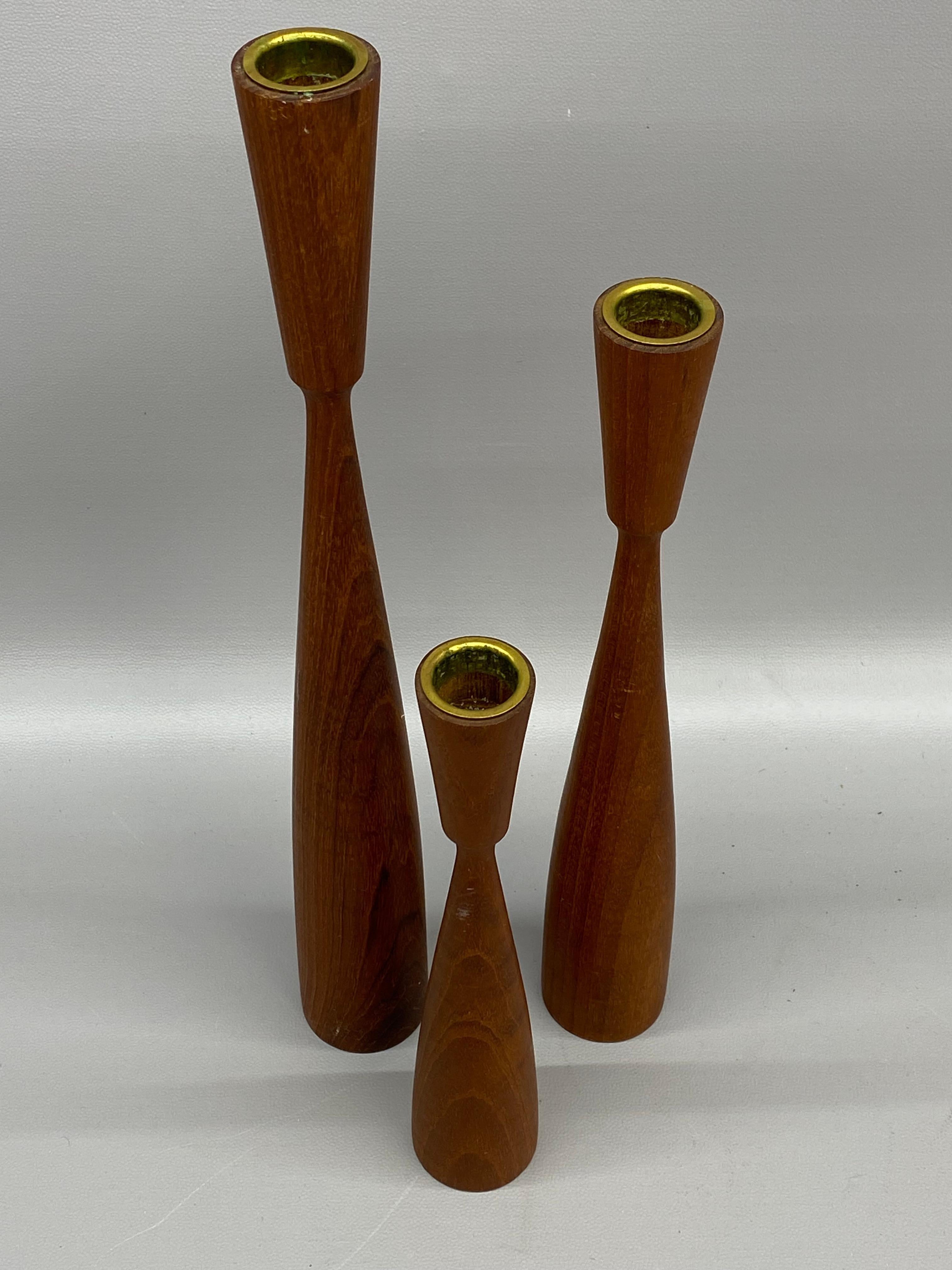 Sculptural Graduated Danish Modern Teak Candlesticks, Set of Three In Good Condition For Sale In Garnerville, NY