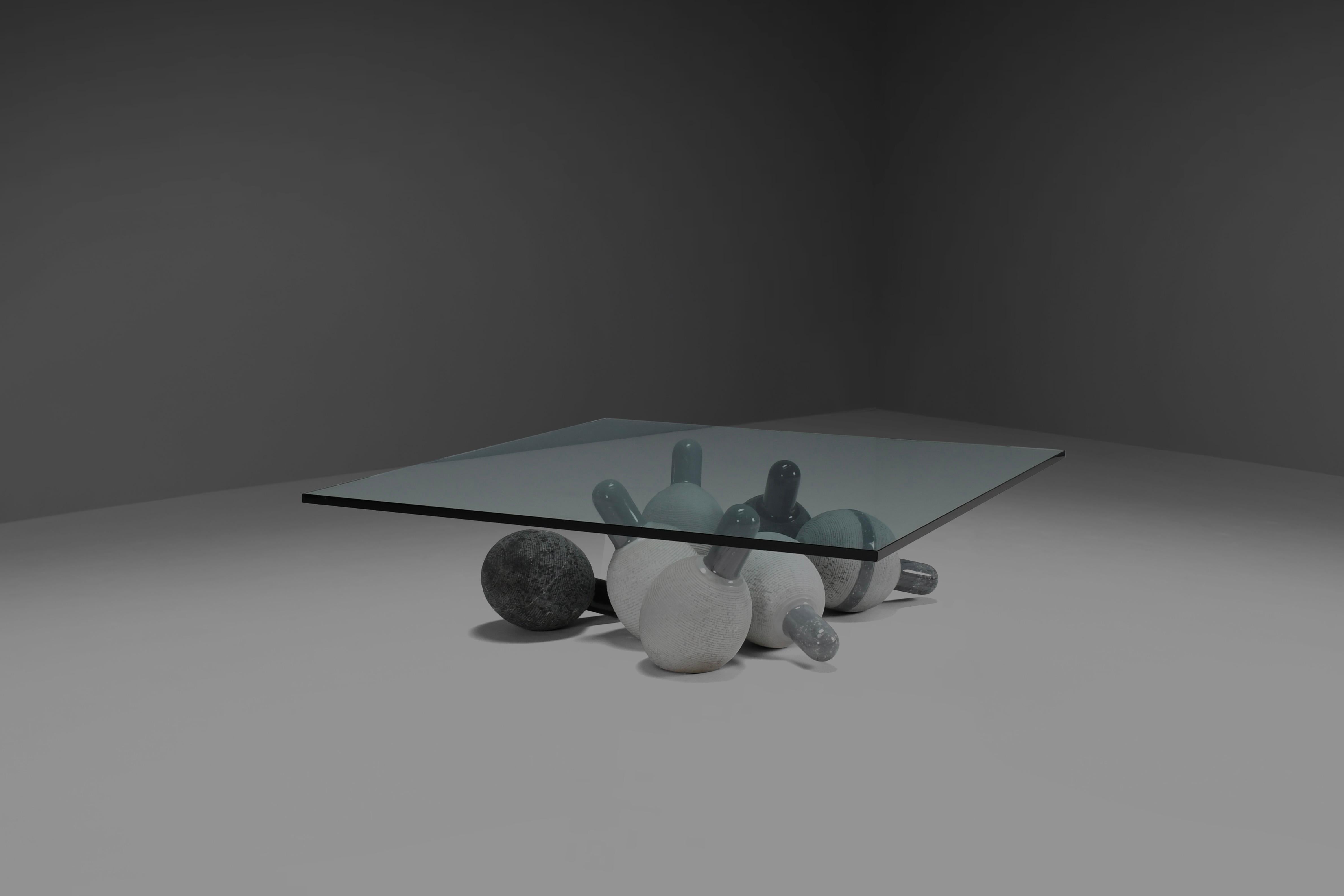 20ième siècle Table basse sculpturale 