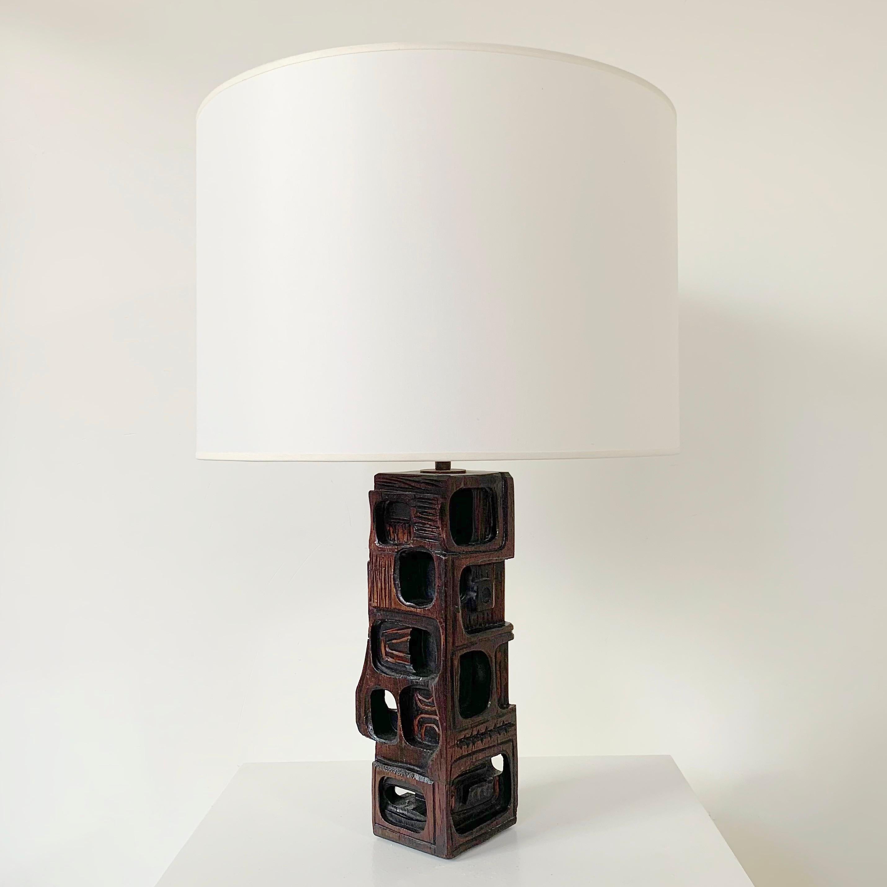 Italian Sculptural Hand Carved Table Lamp by Gianni Pinna, c.1970, Italy.