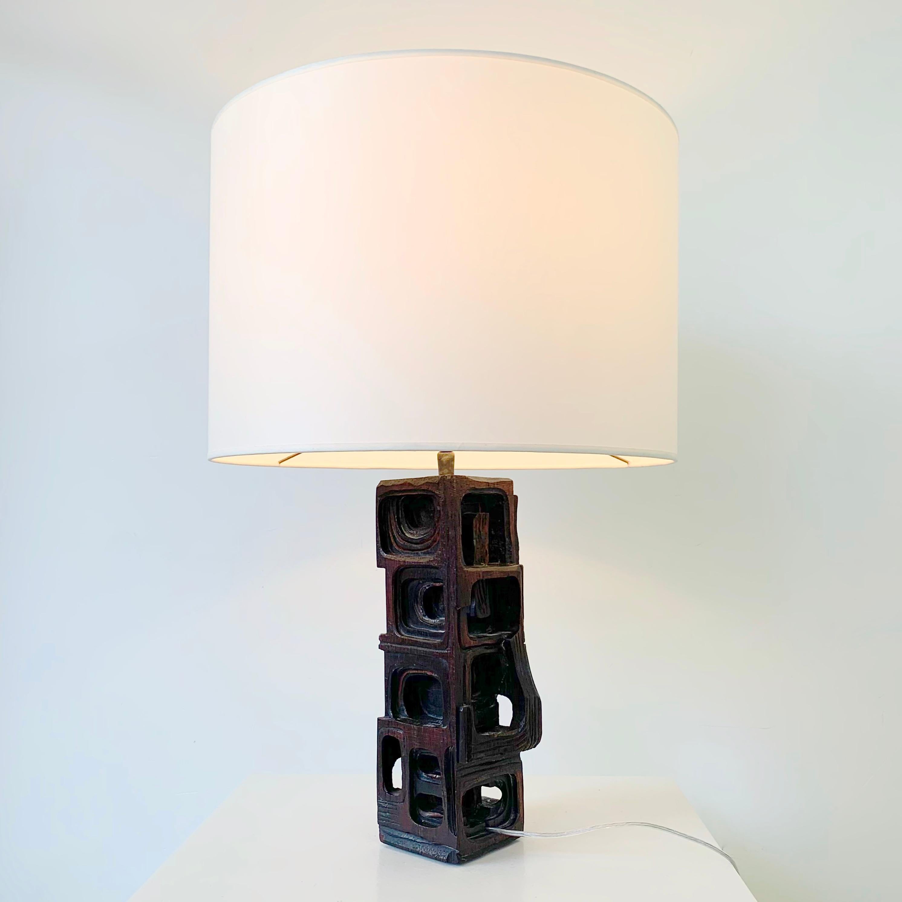 Hand-Carved Sculptural Hand Carved Table Lamp by Gianni Pinna, c.1970, Italy.