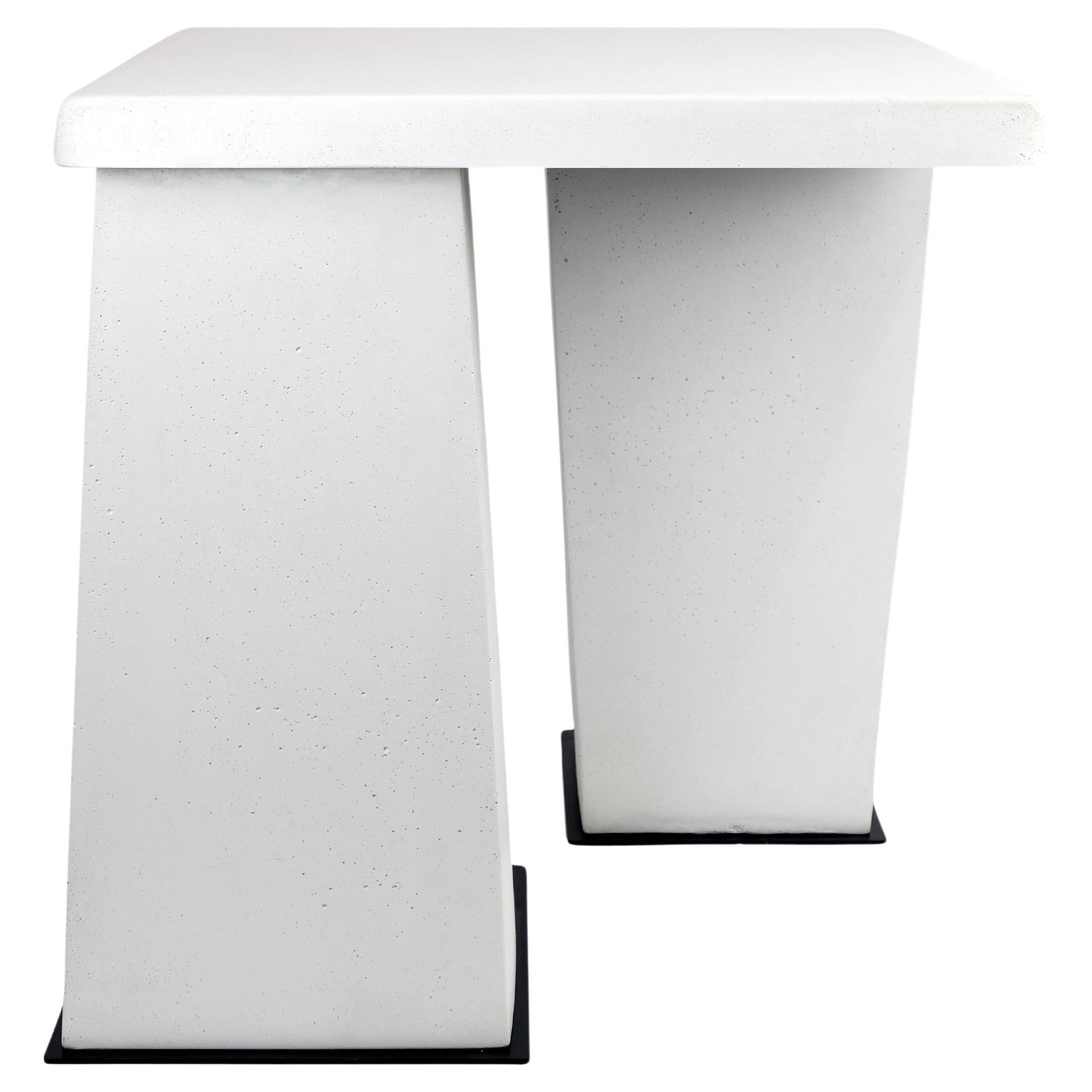 Organic Modern Sculptural 'FRANC' table in Cast Stone by Alentes Atelier For Sale