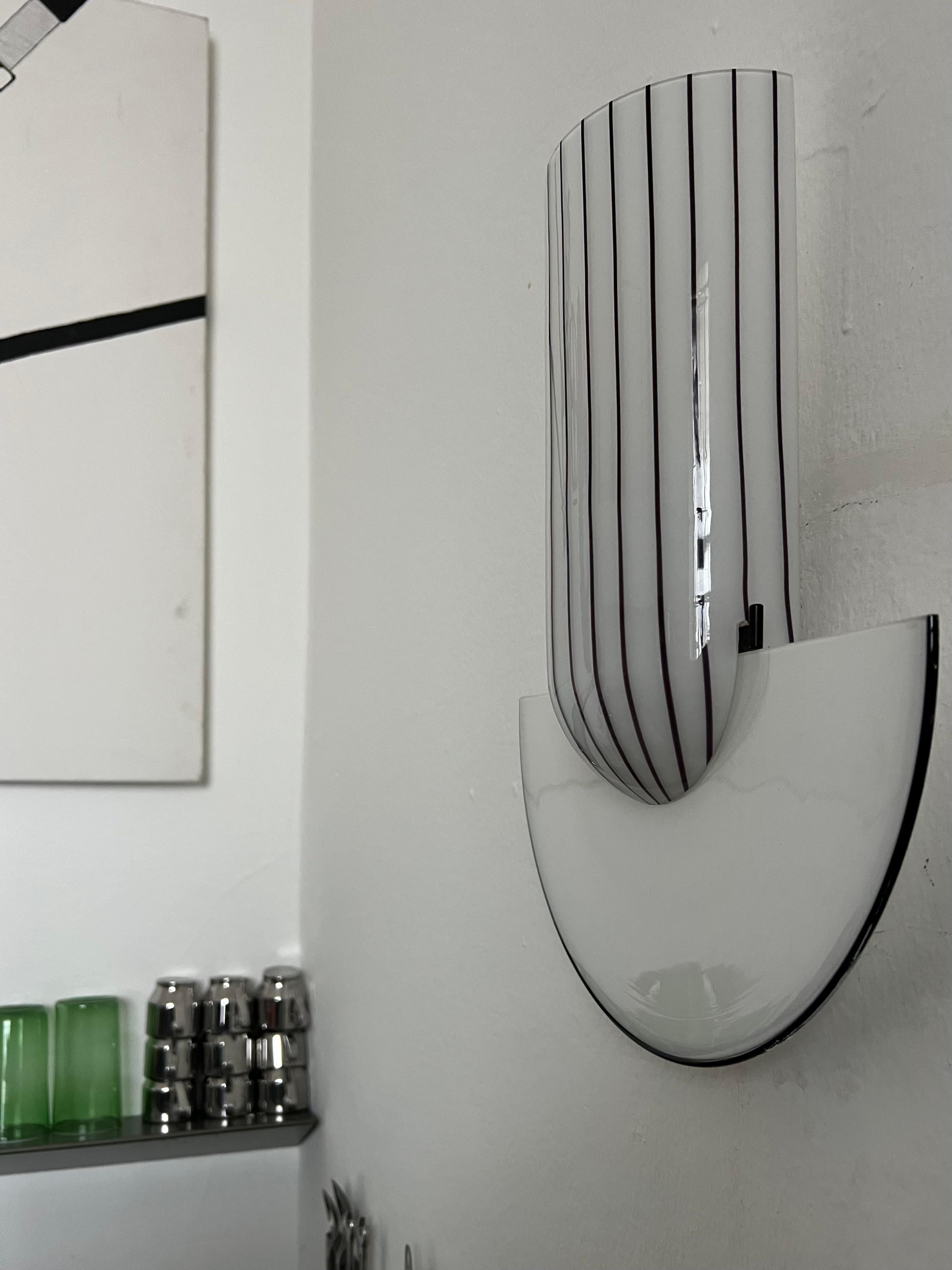 Sculptural hand decorated wall light  by Vistosi Murano, rare glass art piece In Good Condition For Sale In Milano, IT