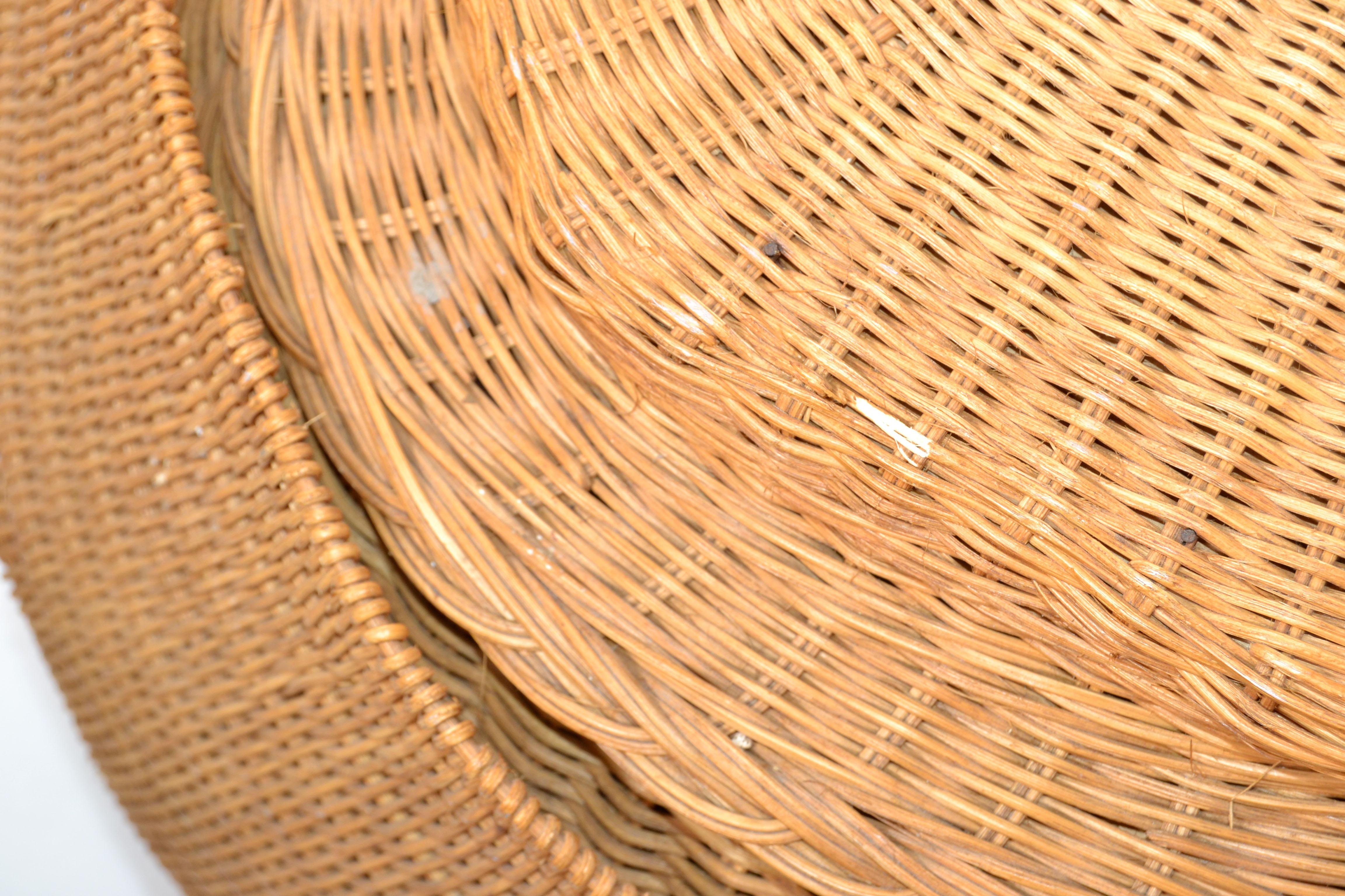 Sculptural Hand-Woven Rattan Swan Coffee or Cocktail Table Round Glass Top 1970 For Sale 2