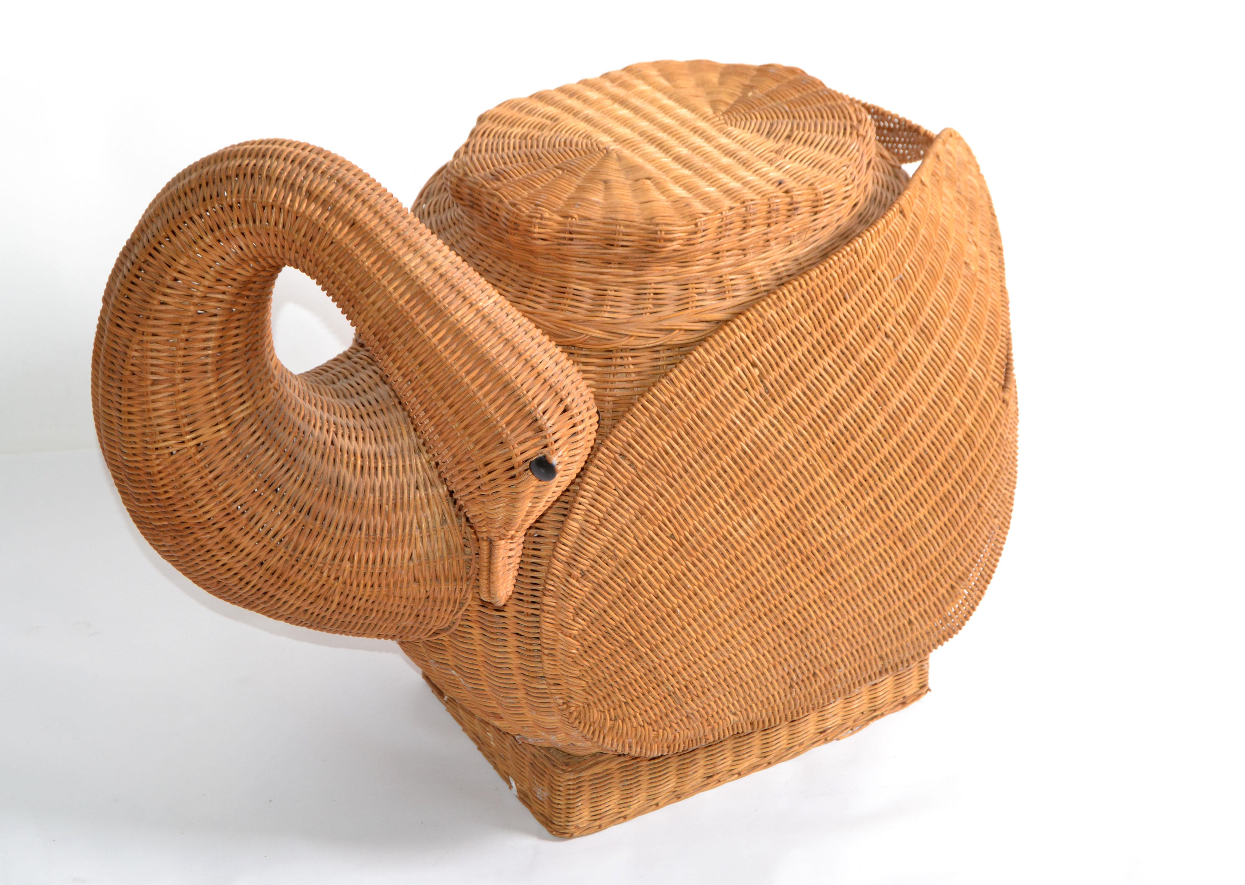 Sculptural Hand-Woven Rattan Swan Coffee or Cocktail Table Round Glass Top 1970 For Sale 3