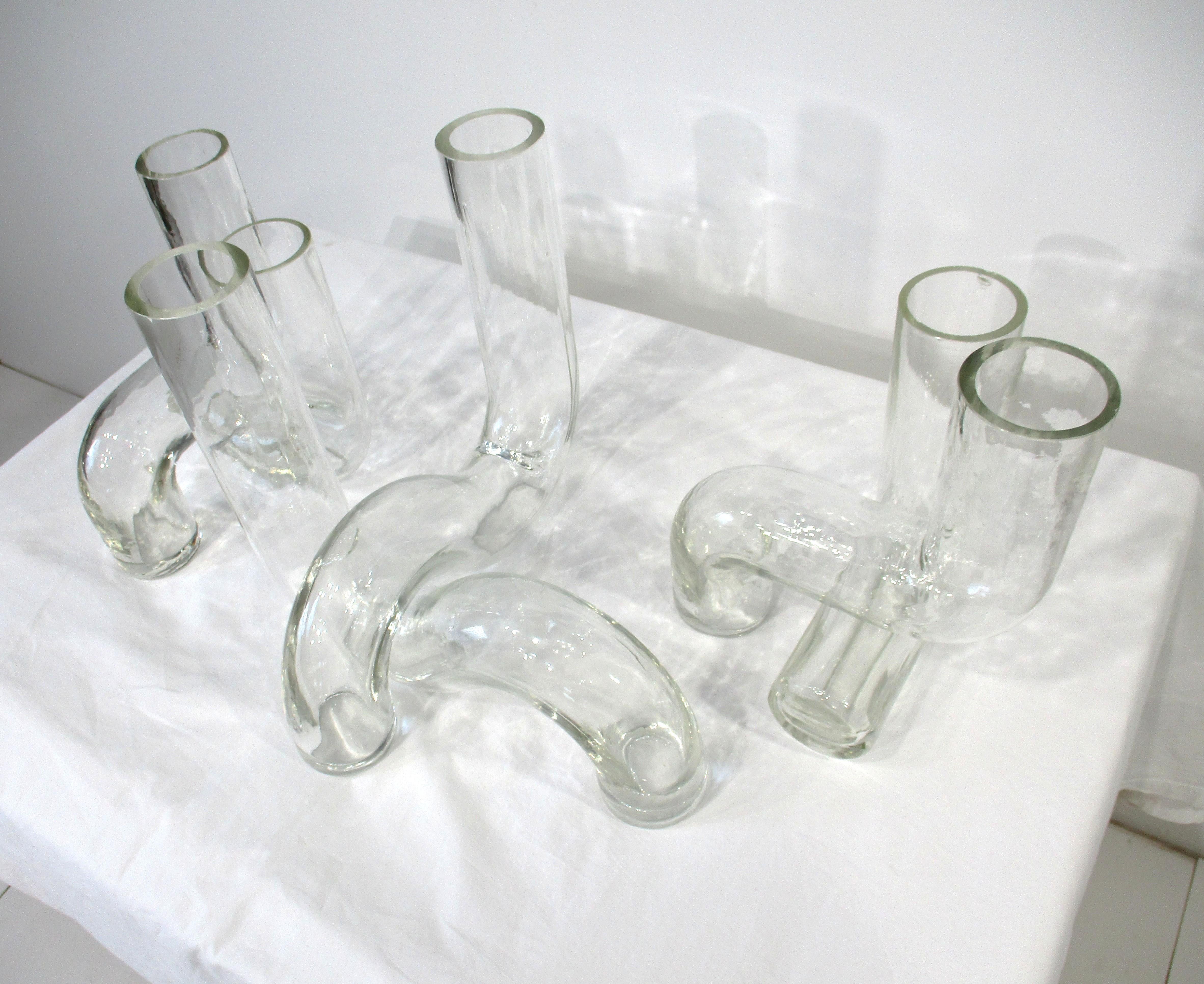 Mid-Century moderno Set di centrotavola scultoreo con vaso a puzzle in vetro soffiato a mano in vendita