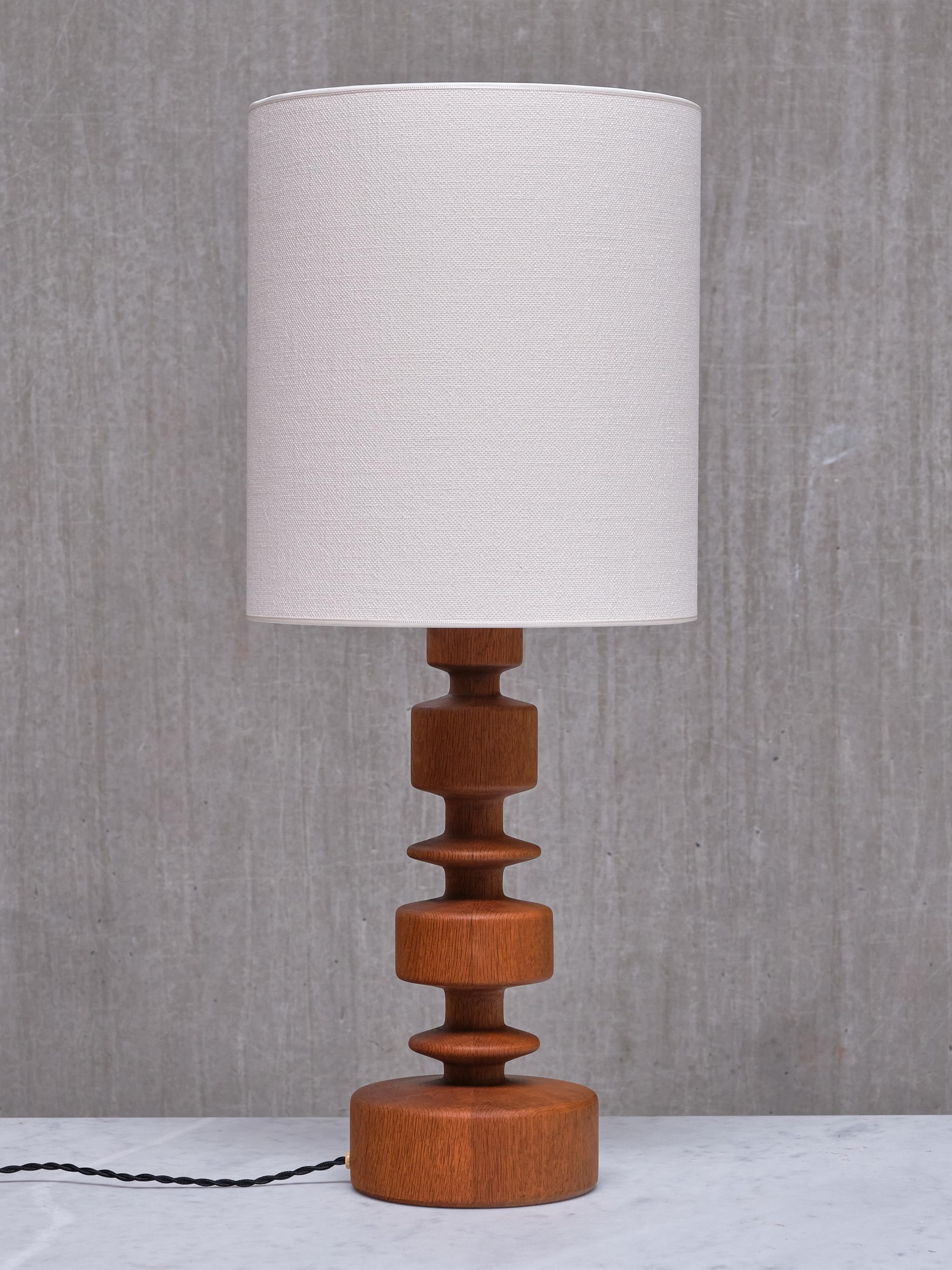 Lampe de table sculpturale en Oak, modèle 762, Ateljé Lyktan, Suède, années 1960 Bon état - En vente à The Hague, NL
