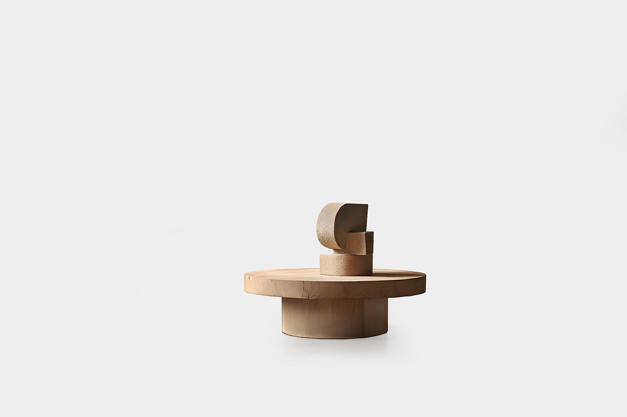 Solid Wood Unseen Force #46 : Table basse de Joel Escalona, Artistic Craft


Table basse sculpturale en bois massif avec une finition naturelle à base d'eau ou carbonisée. En raison de la nature du processus de production, chaque pièce peut varier