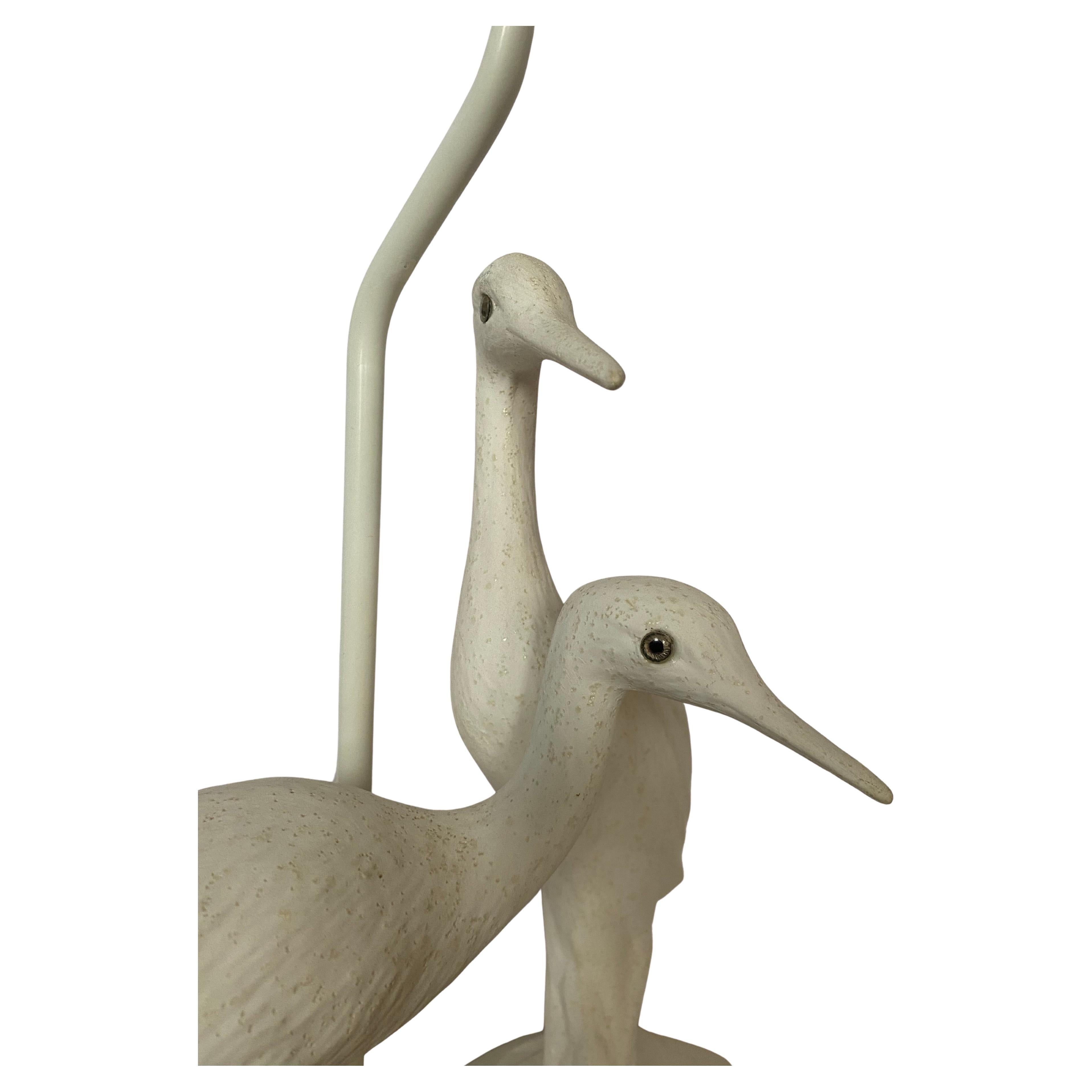 Skulpturale Hollywood Palm Regency Chinoiserie Crane Vogel Lampen, Paar (Metall) im Angebot