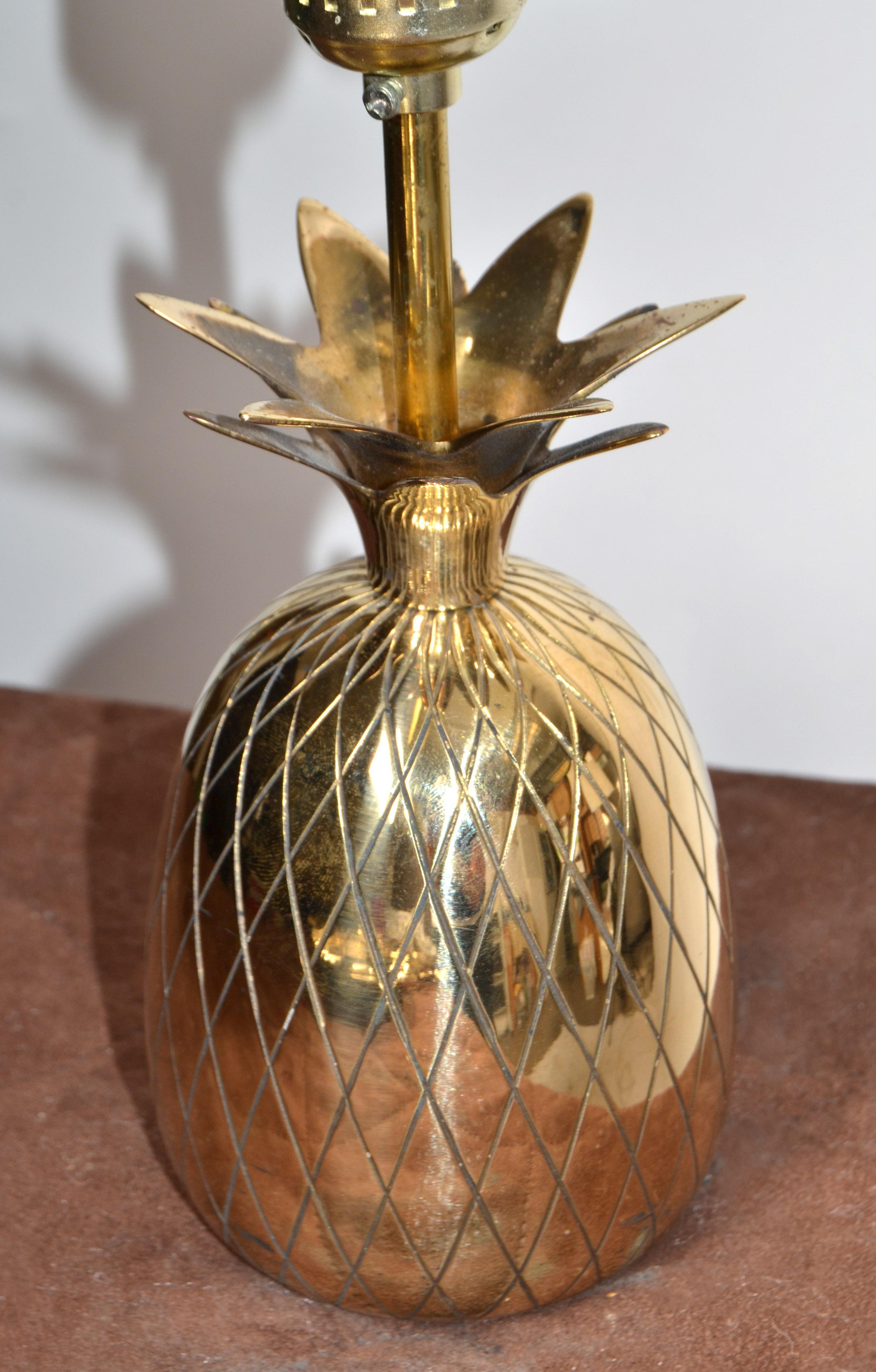 Sculptural Hollywood Regency Polished Bronze Pineapple Table Lamp Bedside Light For Sale 5
