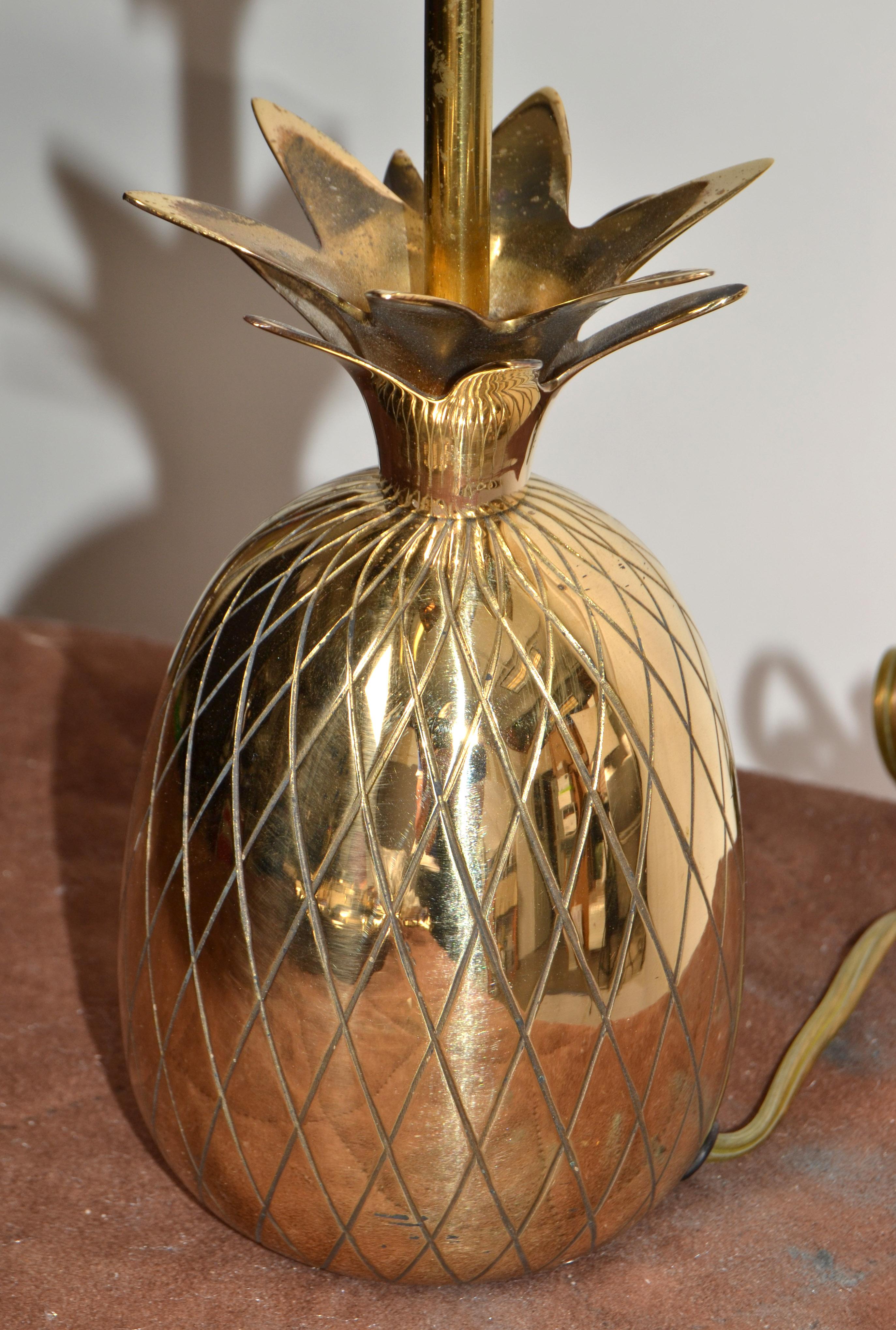 Sculptural Hollywood Regency Polished Bronze Pineapple Table Lamp Bedside Light For Sale 2