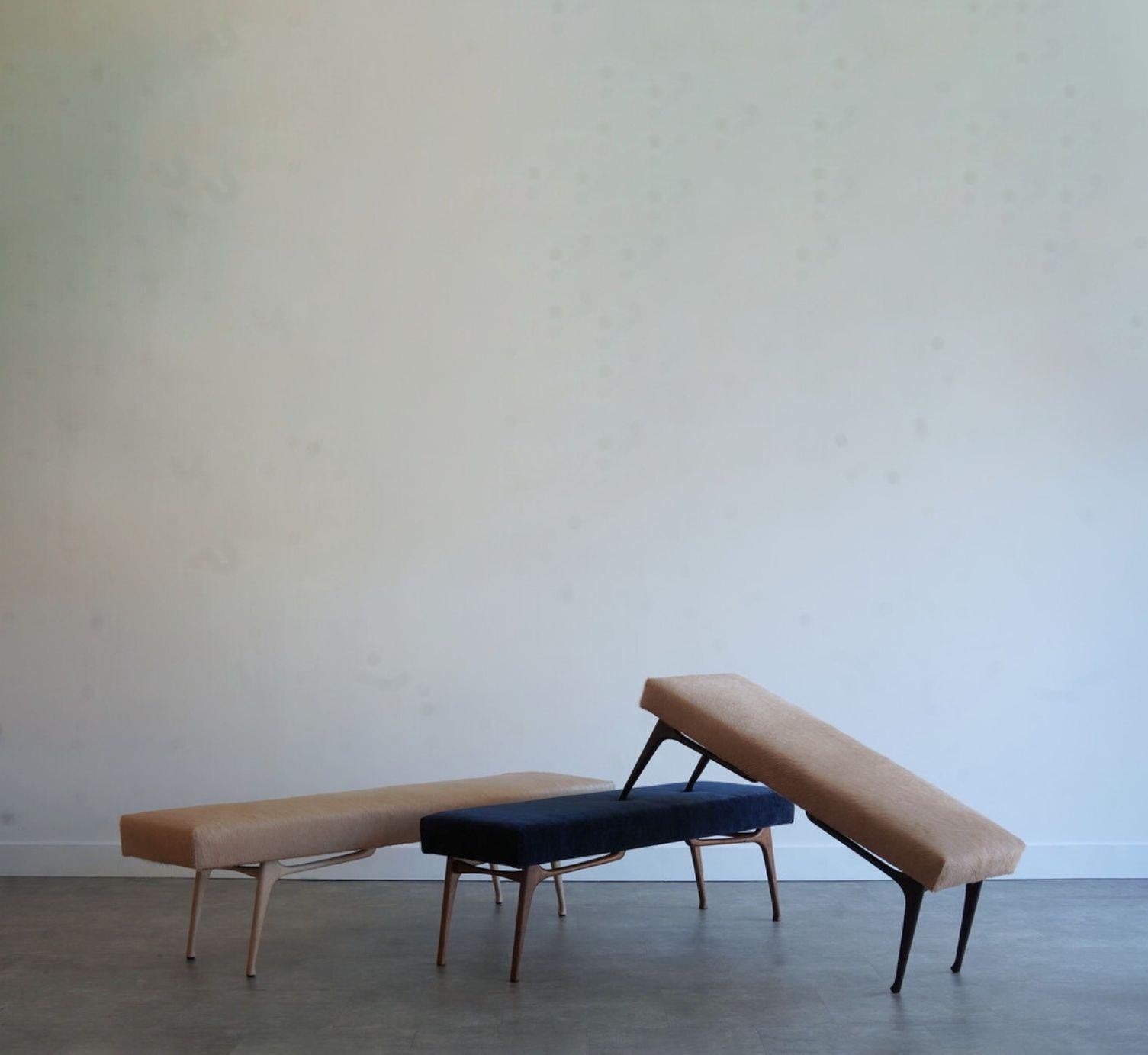 Sculptural ICO Bench Series 72 in White Oak by Stamford Modern en vente 1