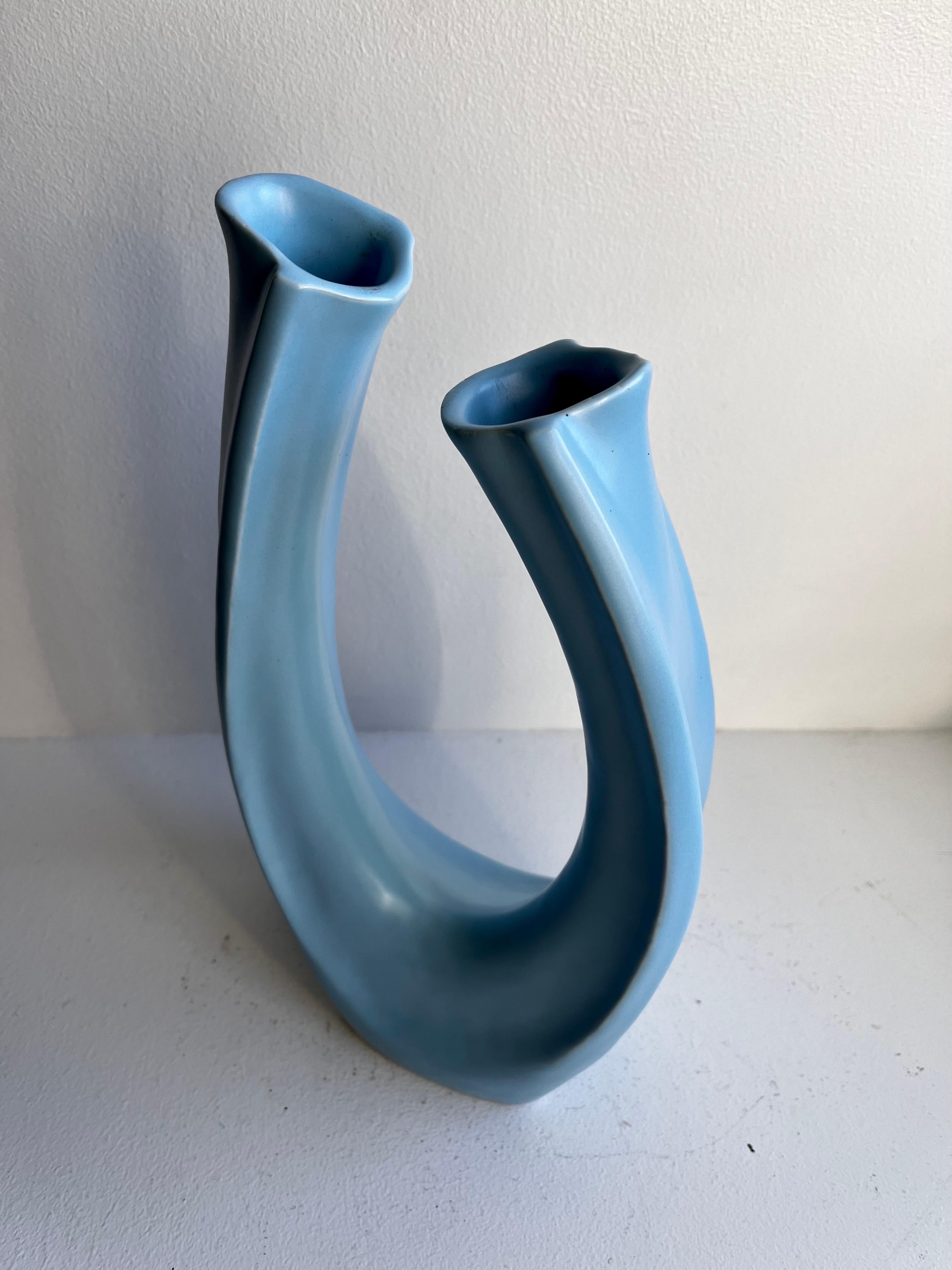 Céramique Vase sculptural en céramique Ikebana, vers 1965 en vente