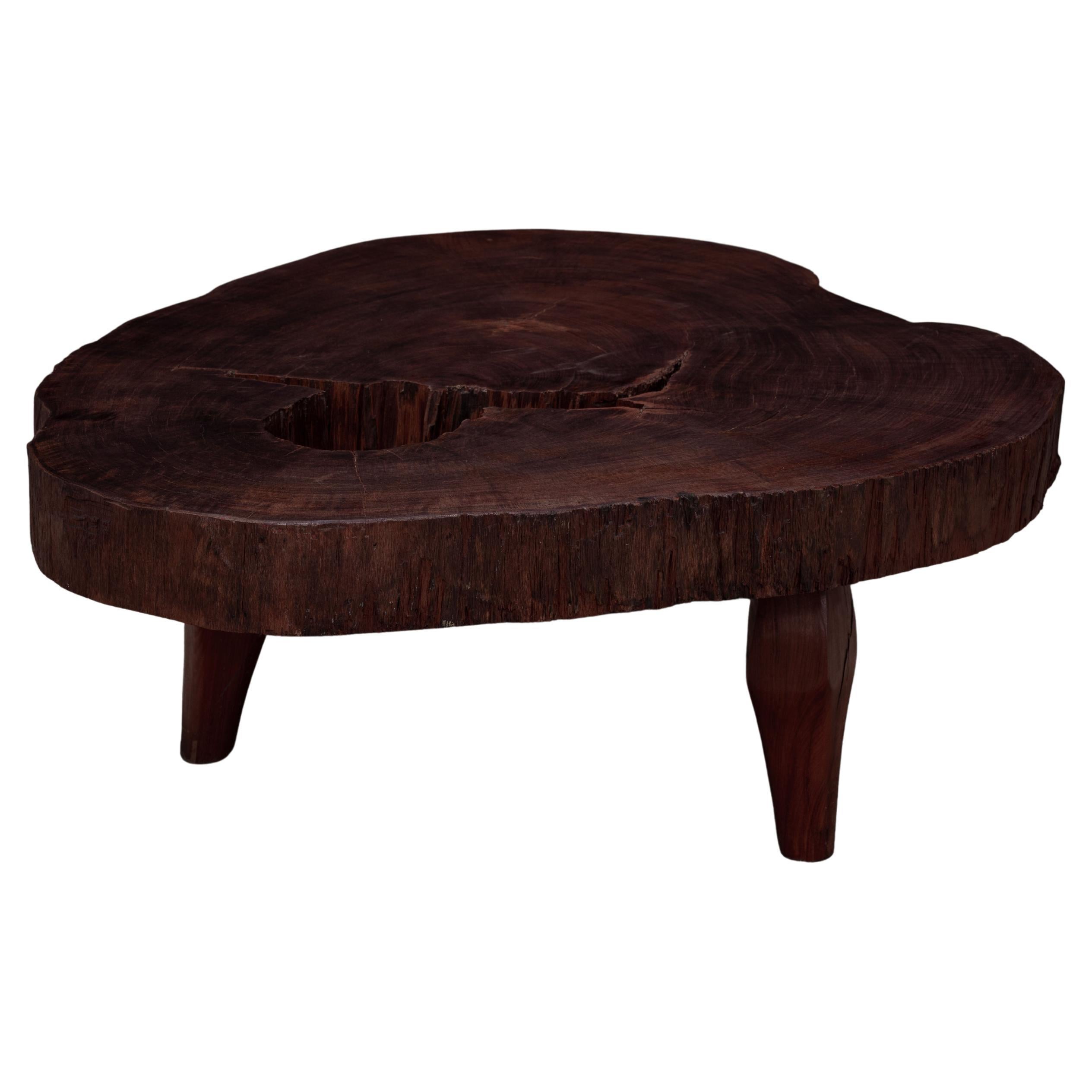 Table basse sculpturale en Wood Wood IPE - Forme organique à bords vivants sculptés à la main