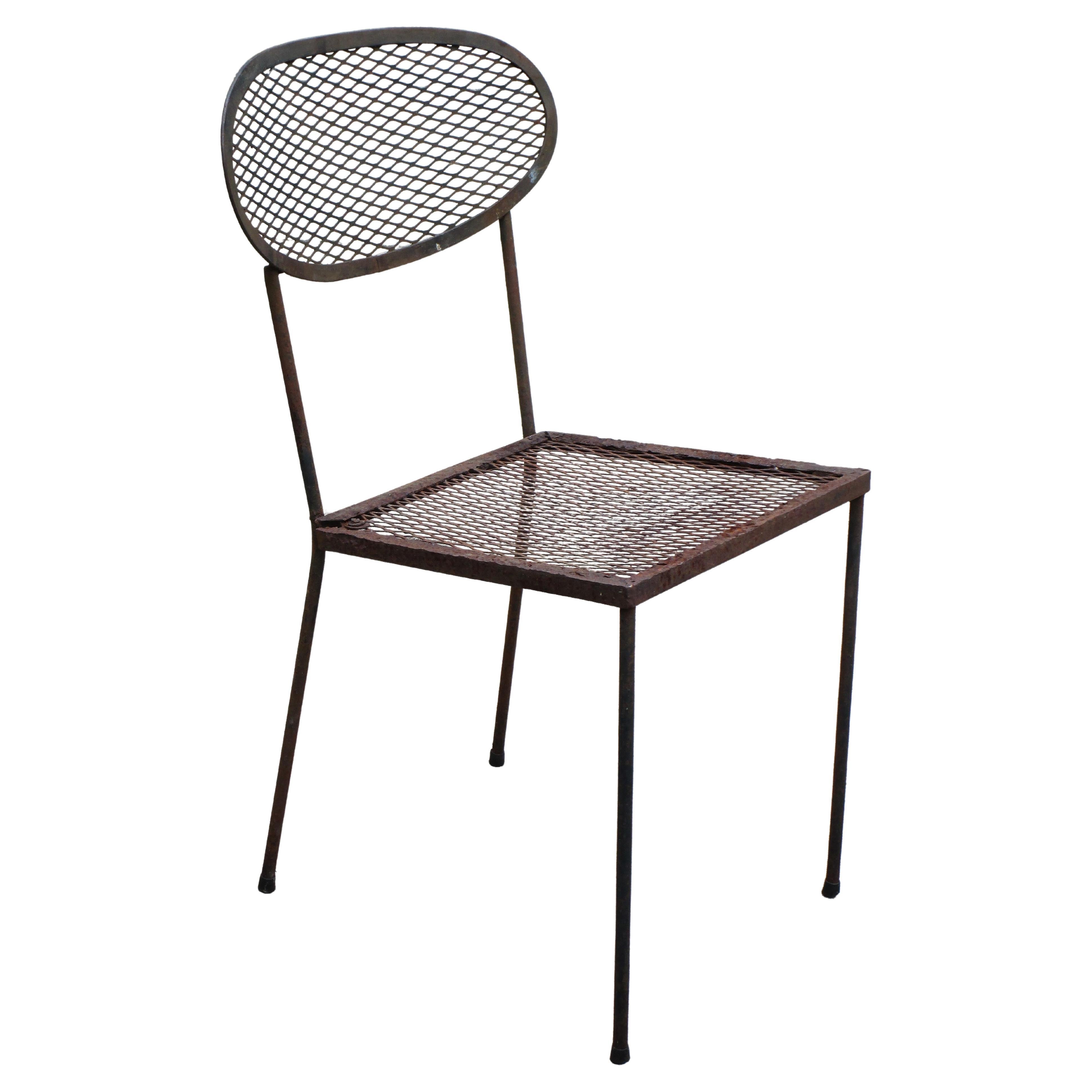 Mid-Century moderno Sculptural Iron Mesh Chair, 1950's in vendita