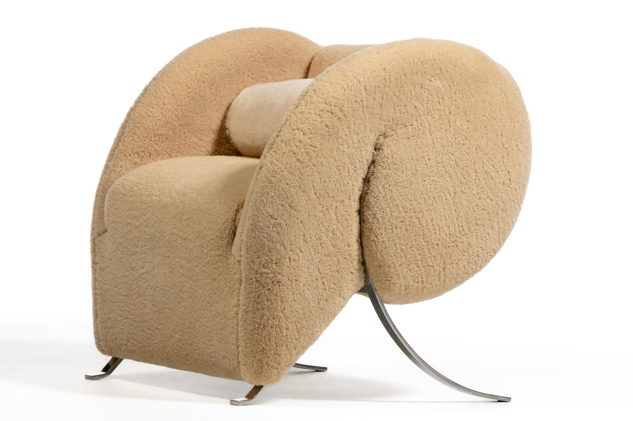 Late 20th Century Sculptural Italian Chair by Arflex in Hand Sewn Champagne Shearling Hides c.1991 For Sale