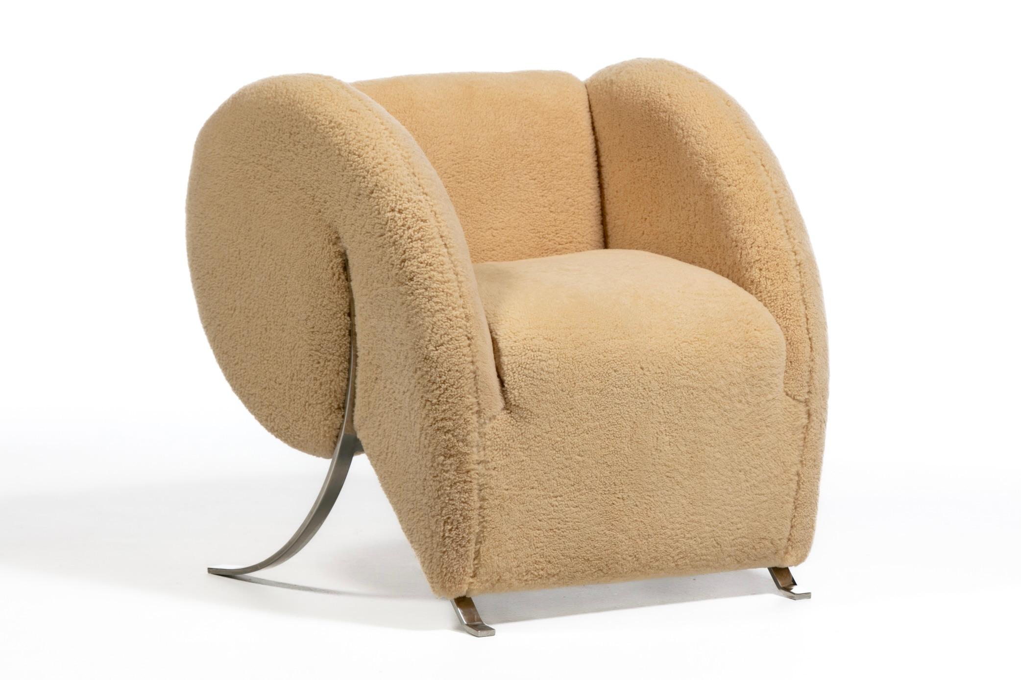 Sculptural Italian Chair by Arflex in Hand Sewn Champagne Shearling Hides c.1991 For Sale 2