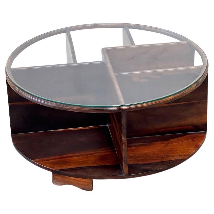 Sculptural Italian coffee table For Sale