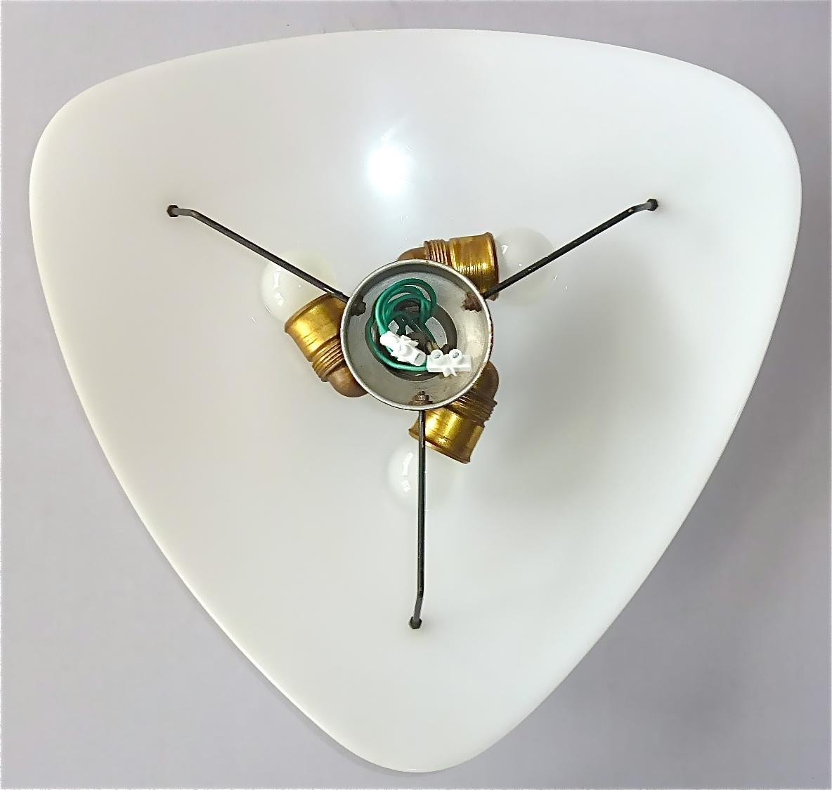 Sculptural Italian Flush Mount Acrylic Lamp Sarfatti Arteluce Attribution 1950s For Sale 6