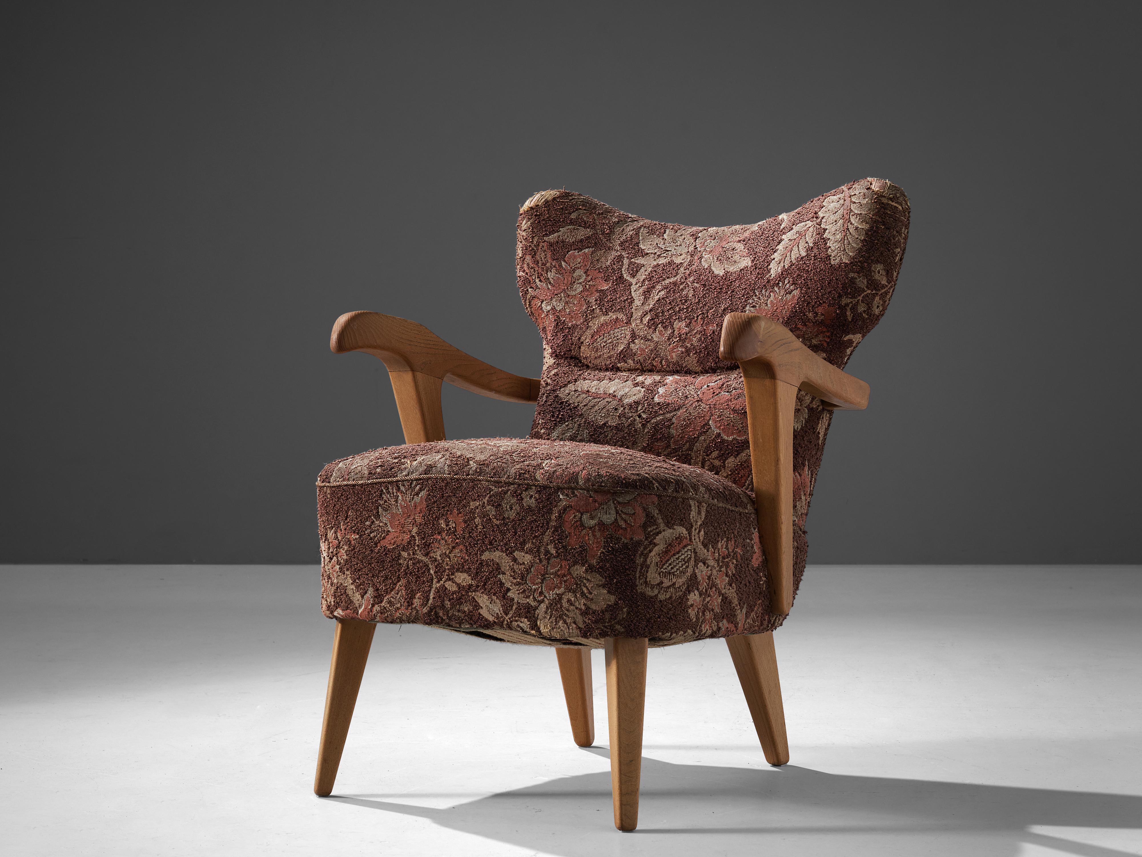 Sculptural Italian Lounge Chair in Oak and Floral Upholstery 1