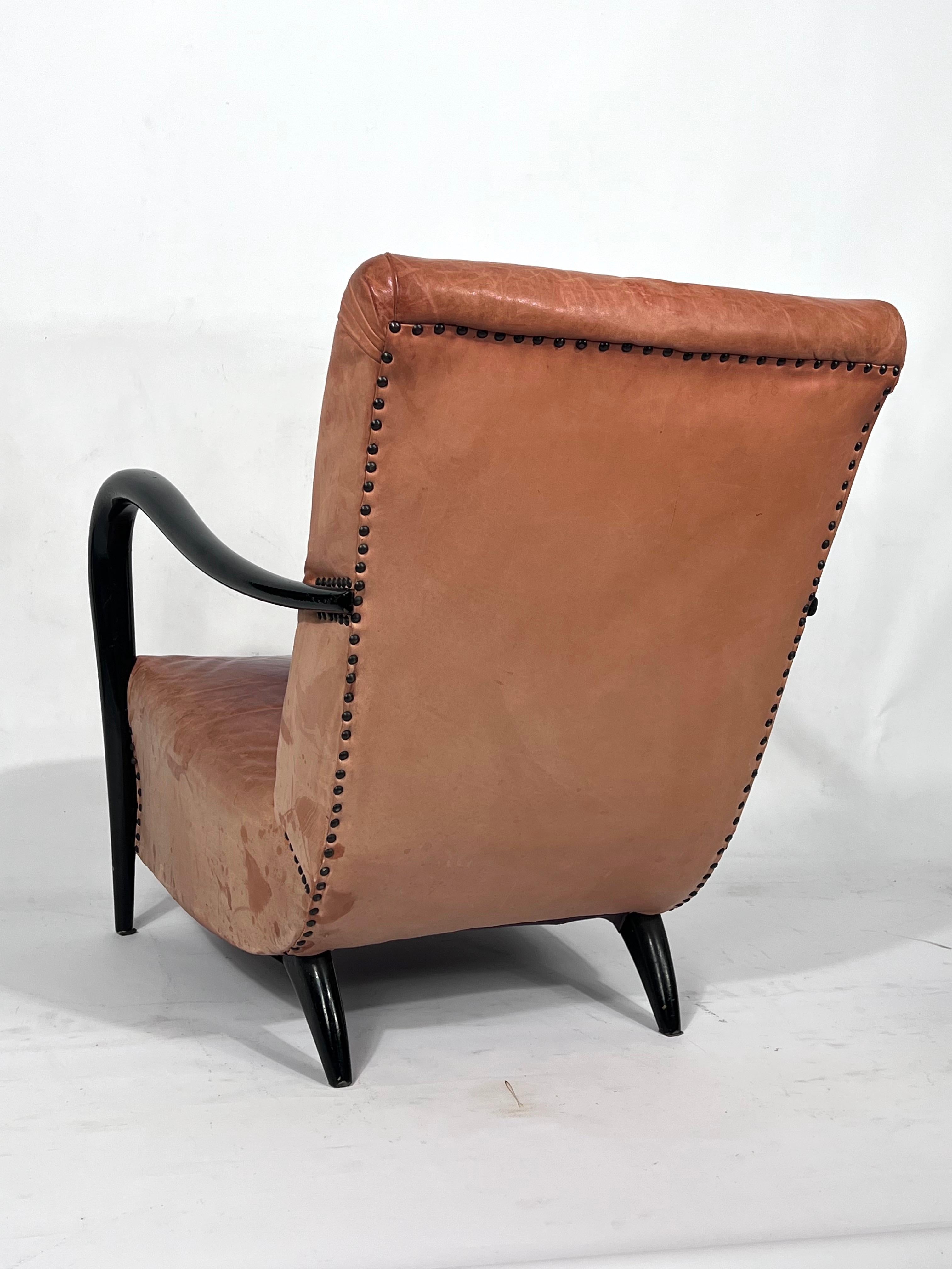 Sculptural Italian Mid-Century Leather and Curved Wood Armchair from 50s For Sale 5